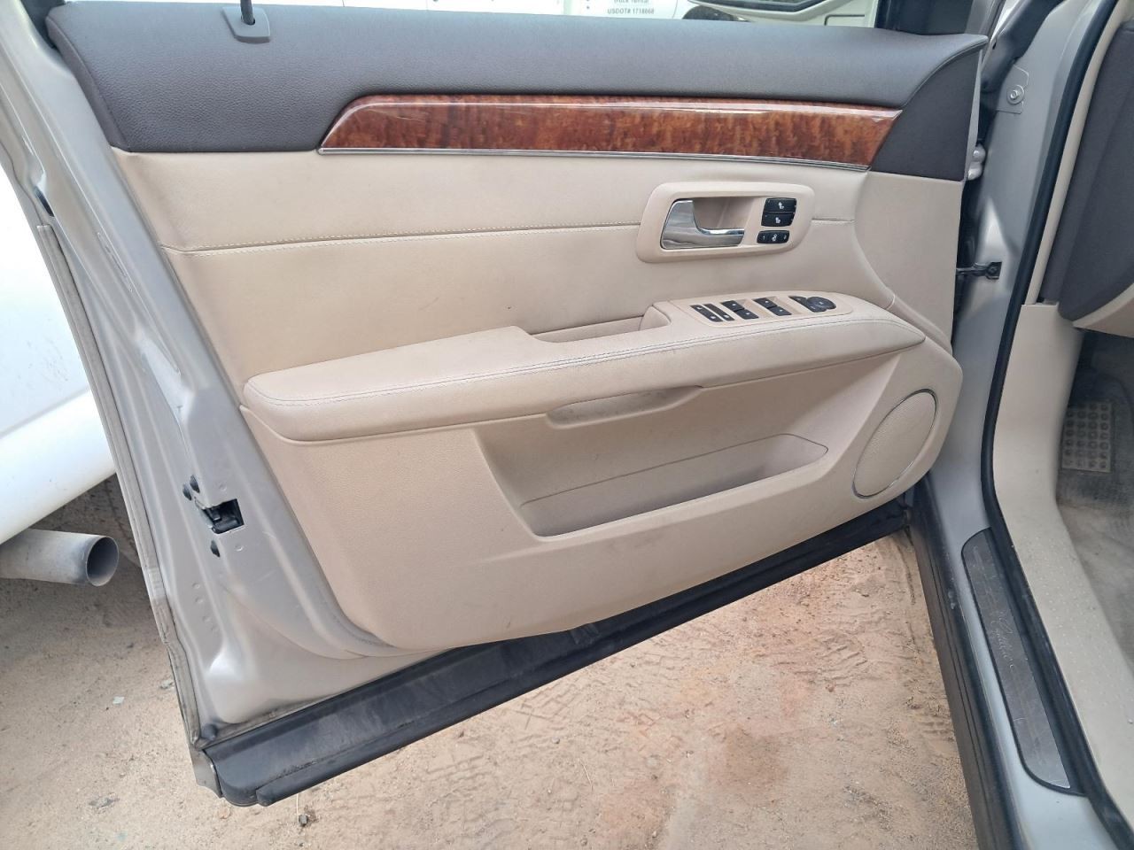 SRX 2008 Glove Box 4775038