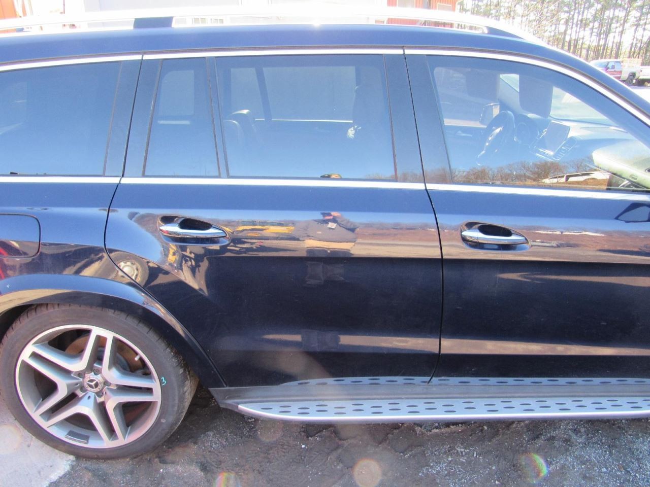 GLS63 2018 Glove Box 1100639