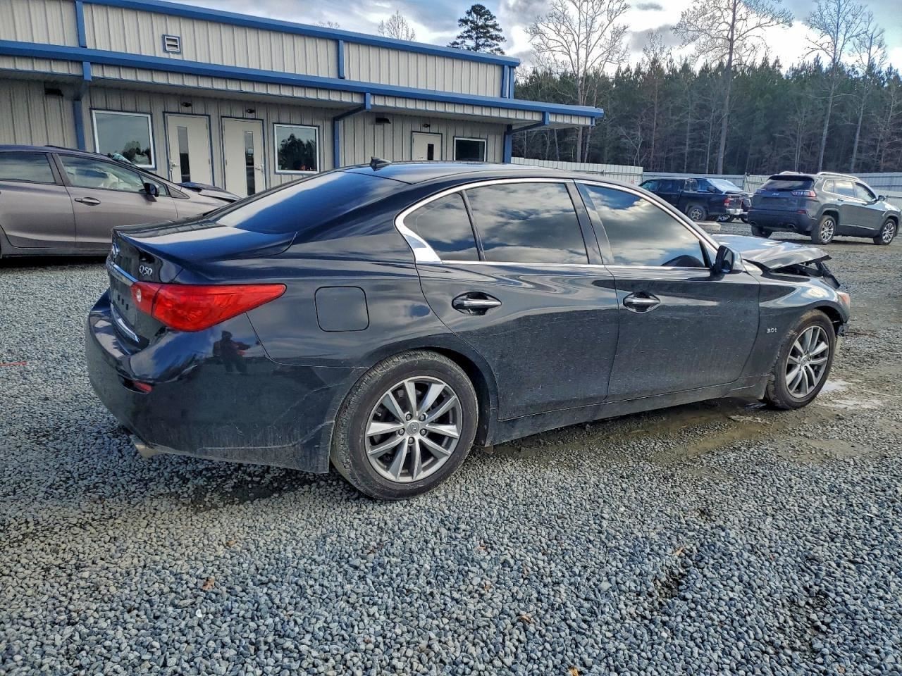 Q50 2017 Glove Box 5000020