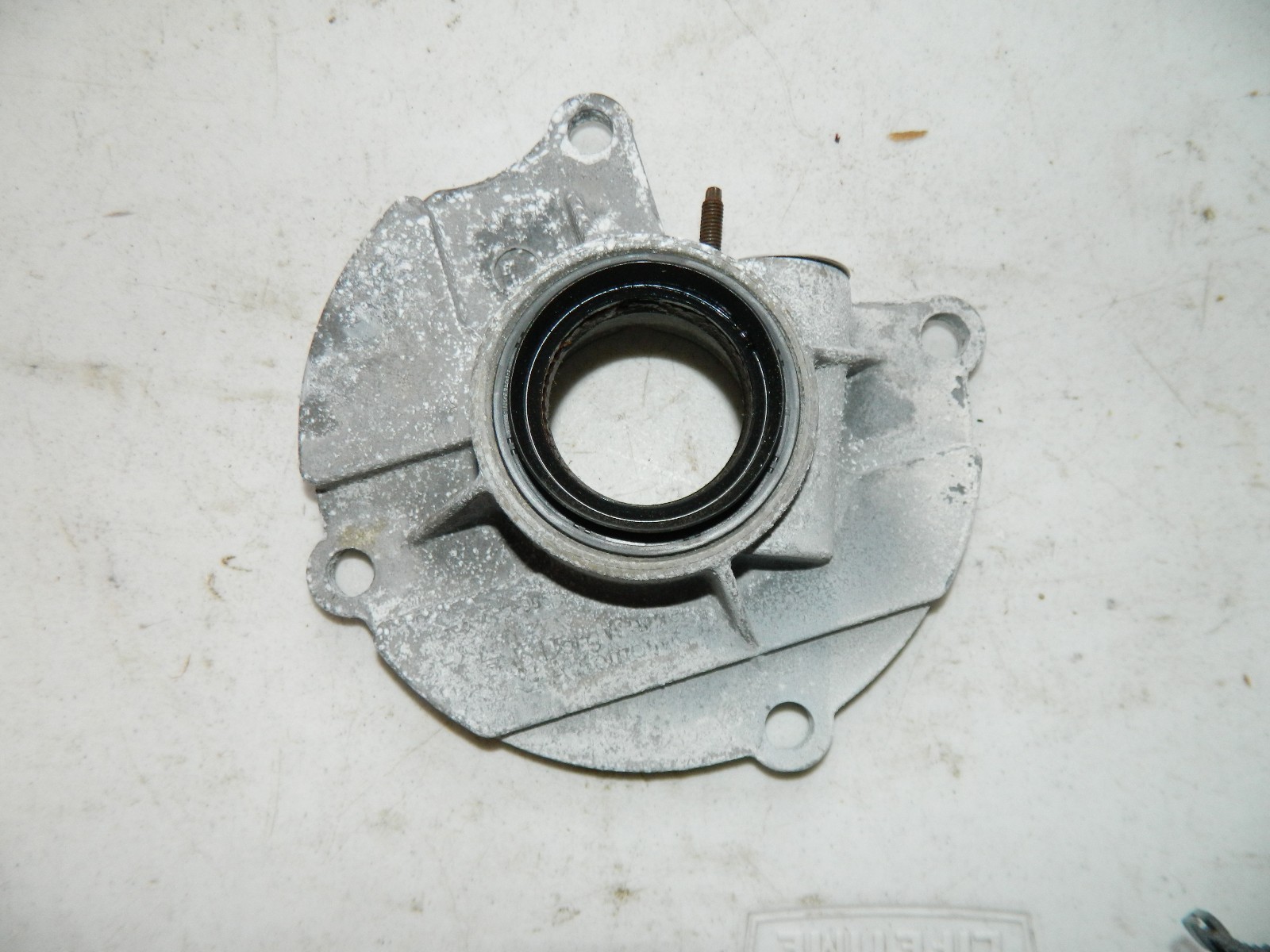 New OEM 1987-1989 Ford Bronco F150 Transfer case Bearing Retainer Cap