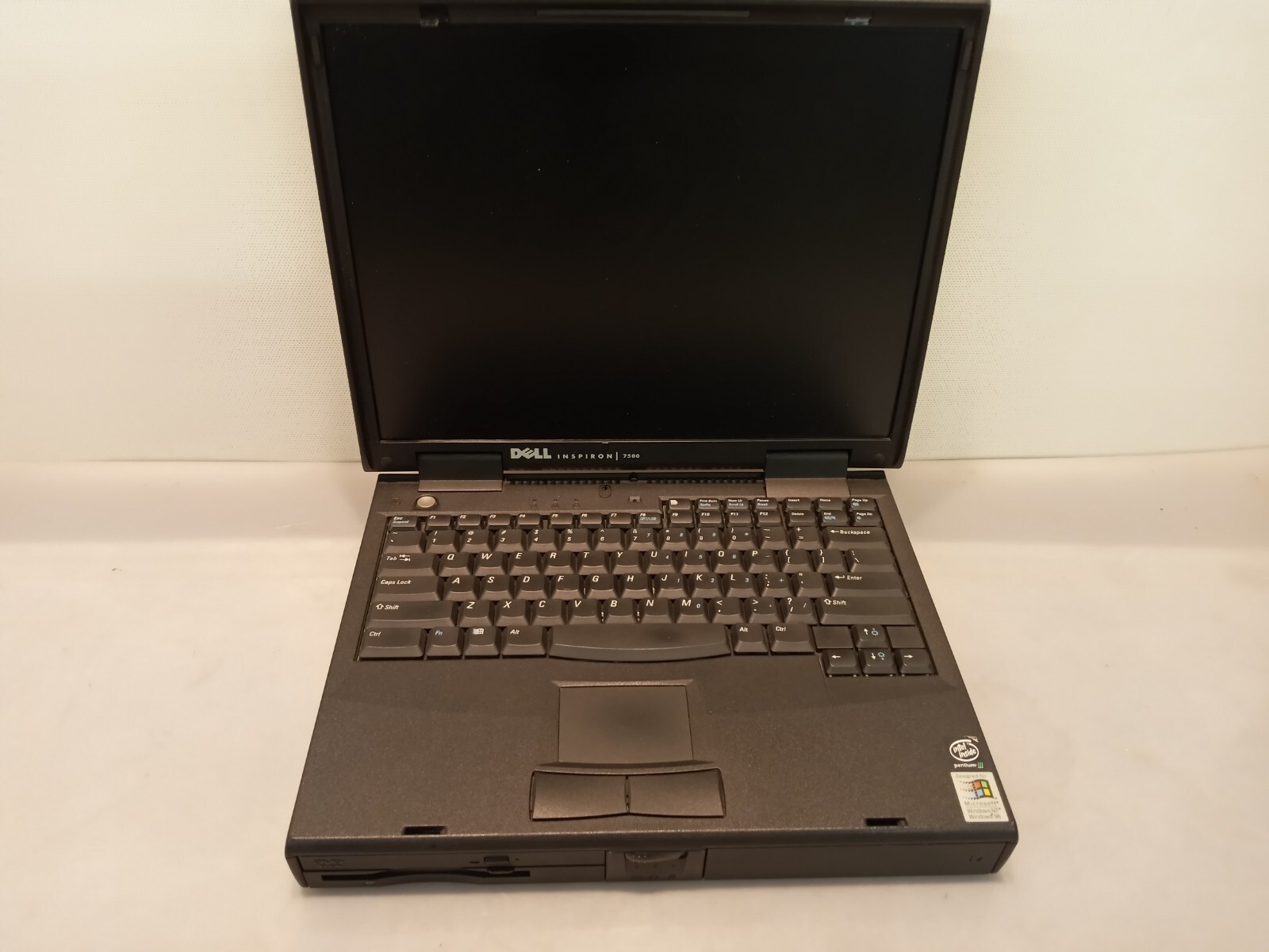 Vintage Dell Inspiron 7500 15" Laptop PIII 500MHz. Floppy, Line in screen AS-IS