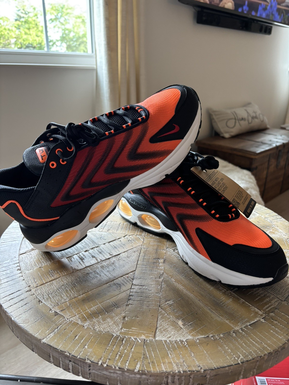 Nike Air Max TW SE Orange Summit White Black FJ2590-001 Men's Size 12 New w/box