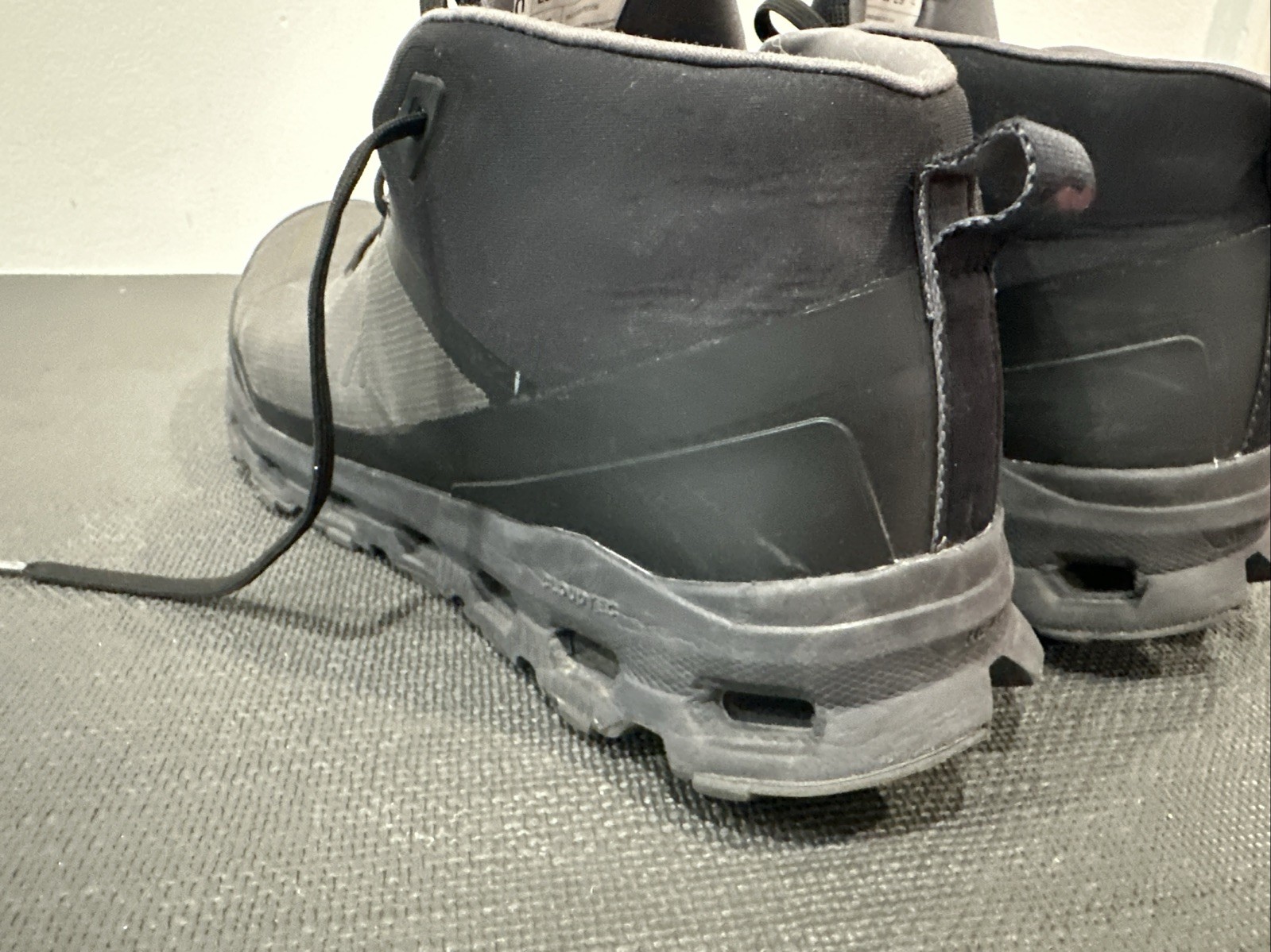 On Cloudroam Men's Size 12 Waterproof Hiking Boot Black/Eclipse 3MD30070106