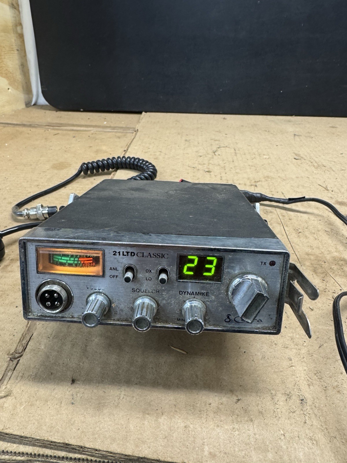 Cobra 21 LTD Classic 40 Channel Mobile CB Radio w/ Mic. (Partially Tested)