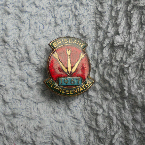 #D620.  1967 BRISBANE REPRESENTATIVE DARTS ENAMEL LAPEL  BADGE