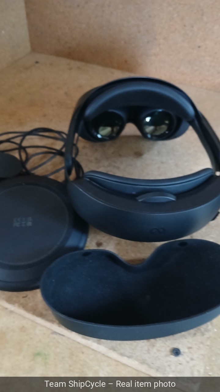 FOR PARTS -- Meta Quest Pro VR 256GB Headset Only No Controllers
