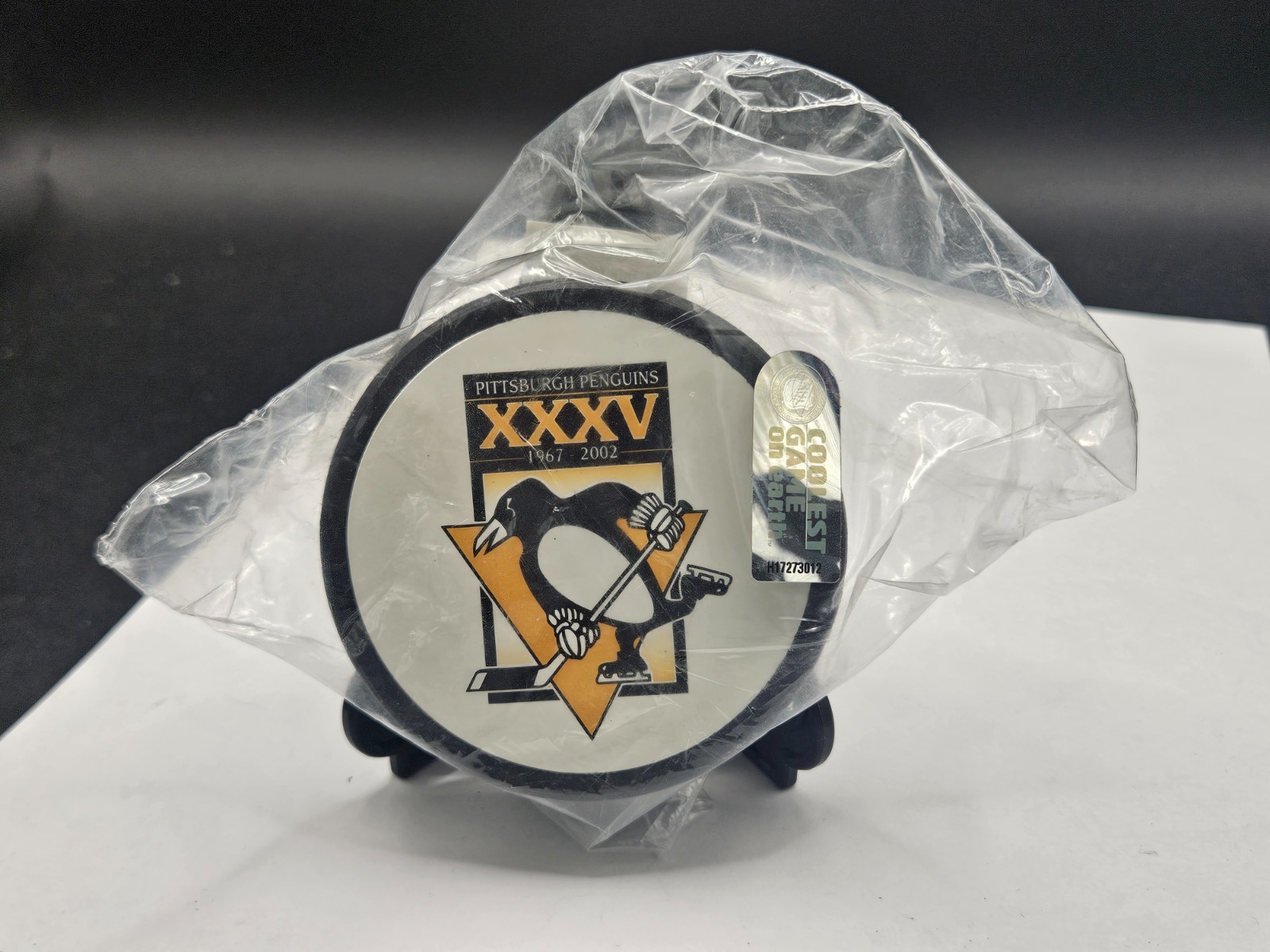 2002 Pittsburgh Penguins 35th Anniversary 1967-2002 Hockey Puck XXXV - Brand New