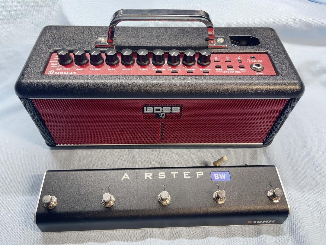 BOSS KATANA-AIR  RED AIRSTEP BW SET 280227