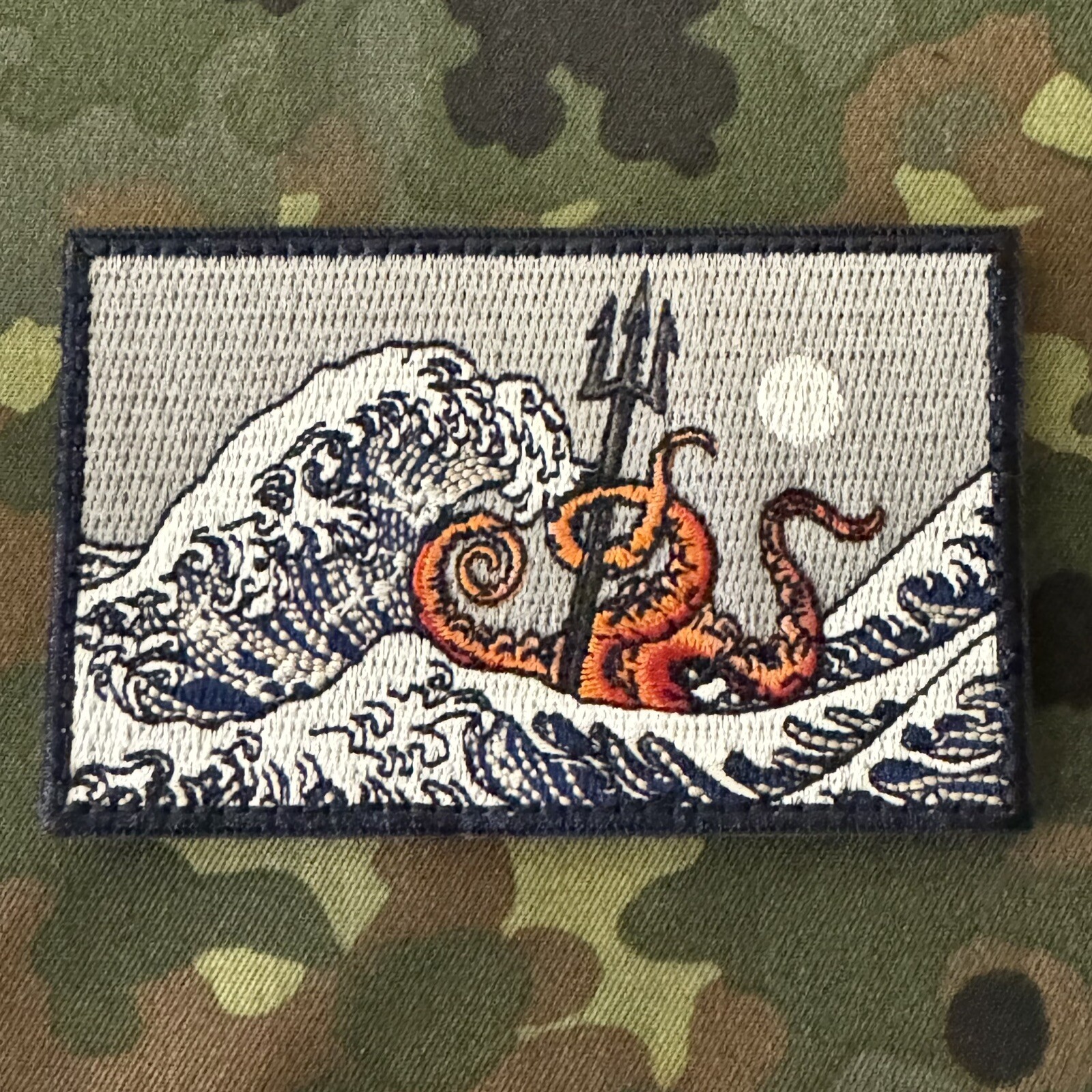GREAT WAVE KRAKEN Embroidered Patch Hook/Loop OCTOPUS TRIDENT USN NAVY USCG PDW