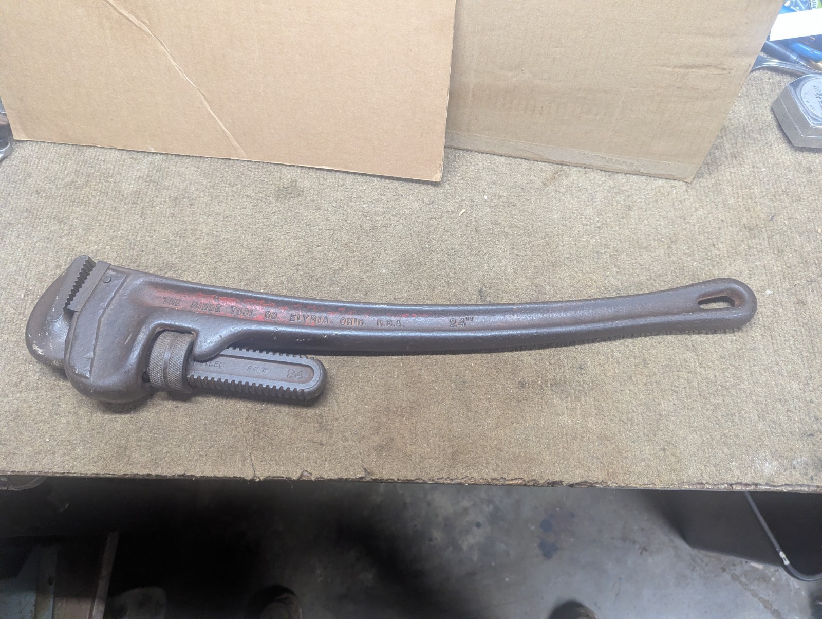 Vintage 24-in Ridgid Pipe Wrench Curved Handle