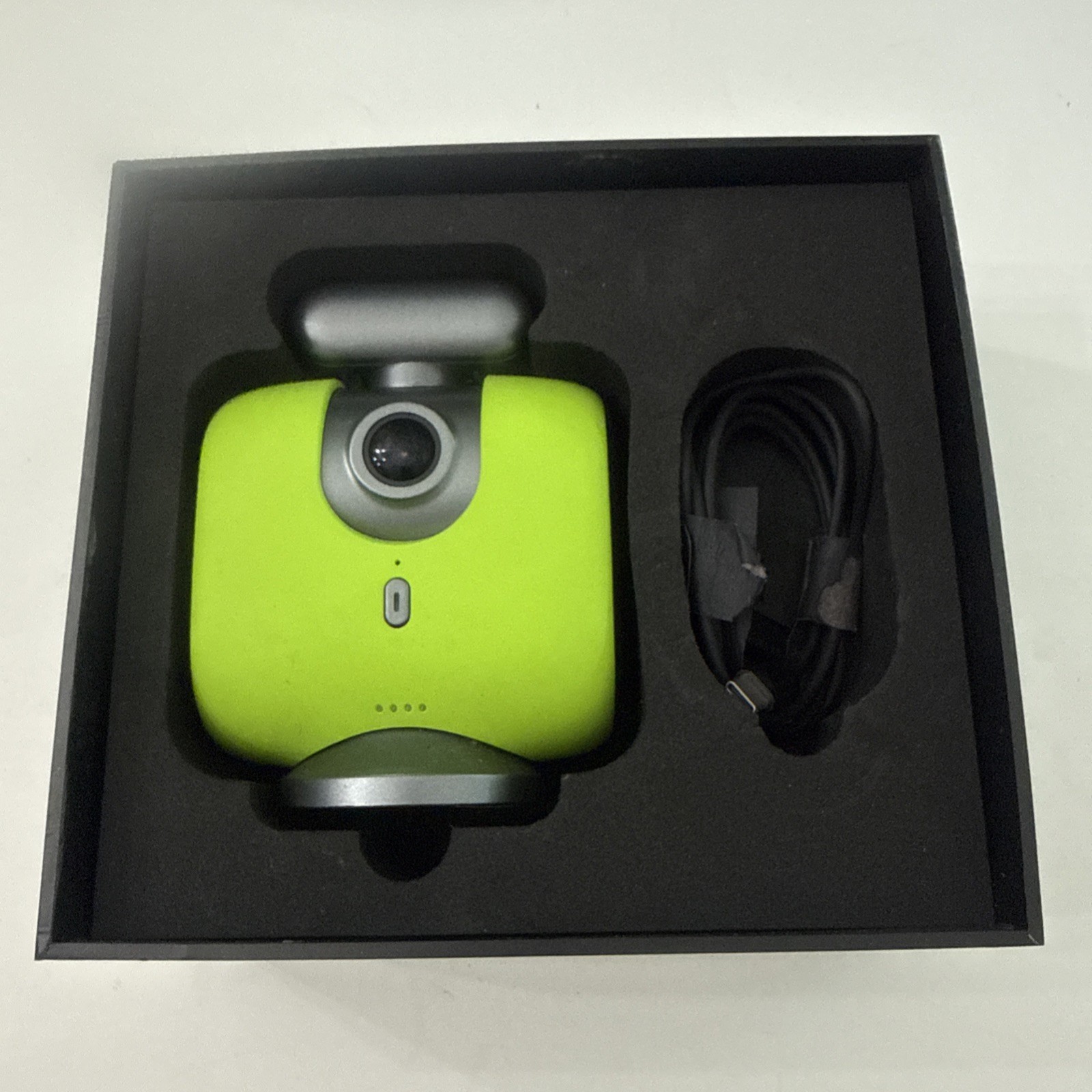 XbotGo Chameleon Sports Tracking AI Cameraman Lemon Green READ DESCRIPTION
