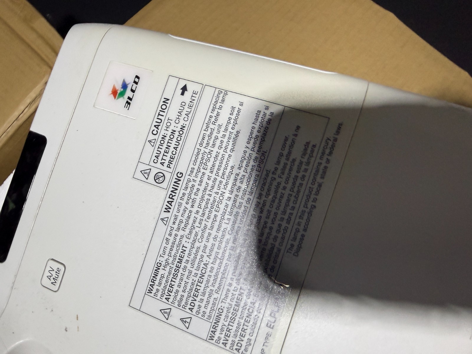 Epson PowerLite 520 LCD Projector 2700 Lumens HDMI
