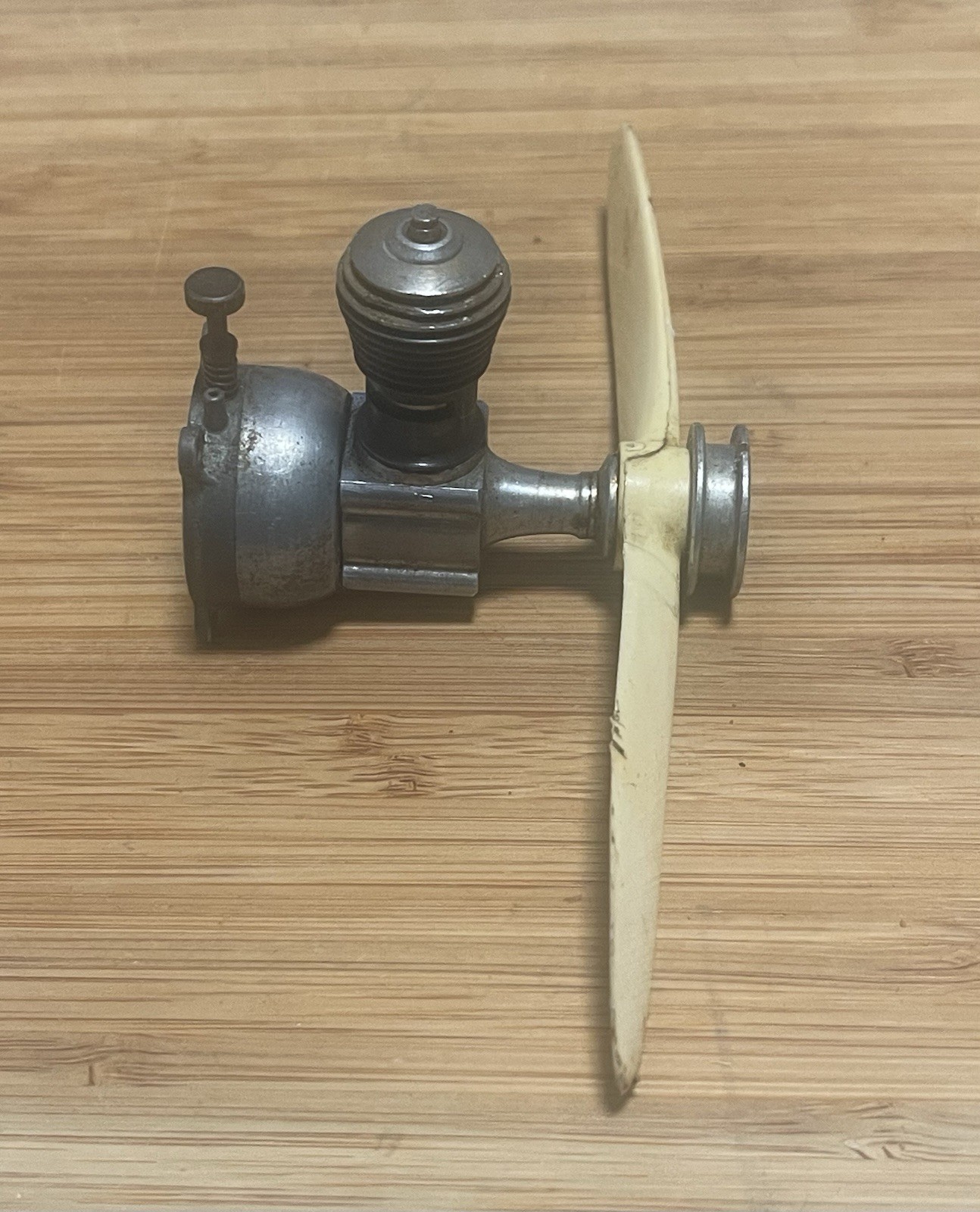 Vintage Cox .049 Baby Bee Nitro Engine
