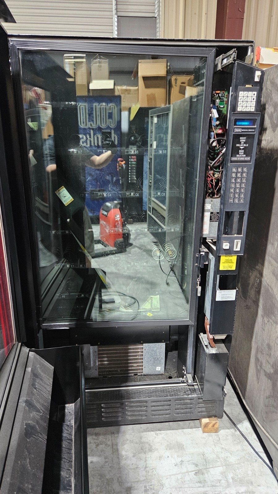 READ DESCRIPTION~Crane National 721D Refridgerated Chilled Snack Vending Machine