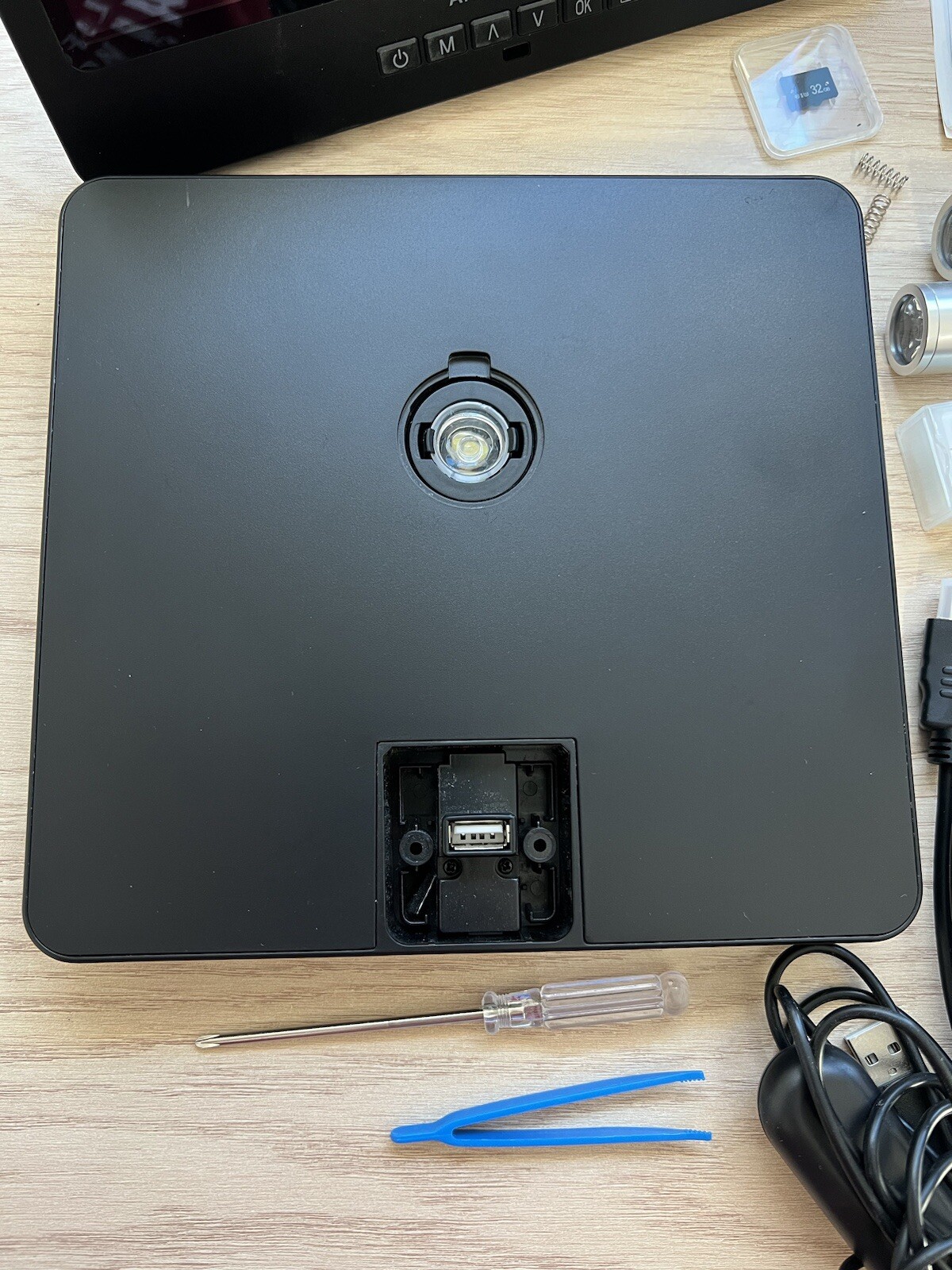 Andonstar AD249S-P 10.1 Inch HDMI Digital Microscope