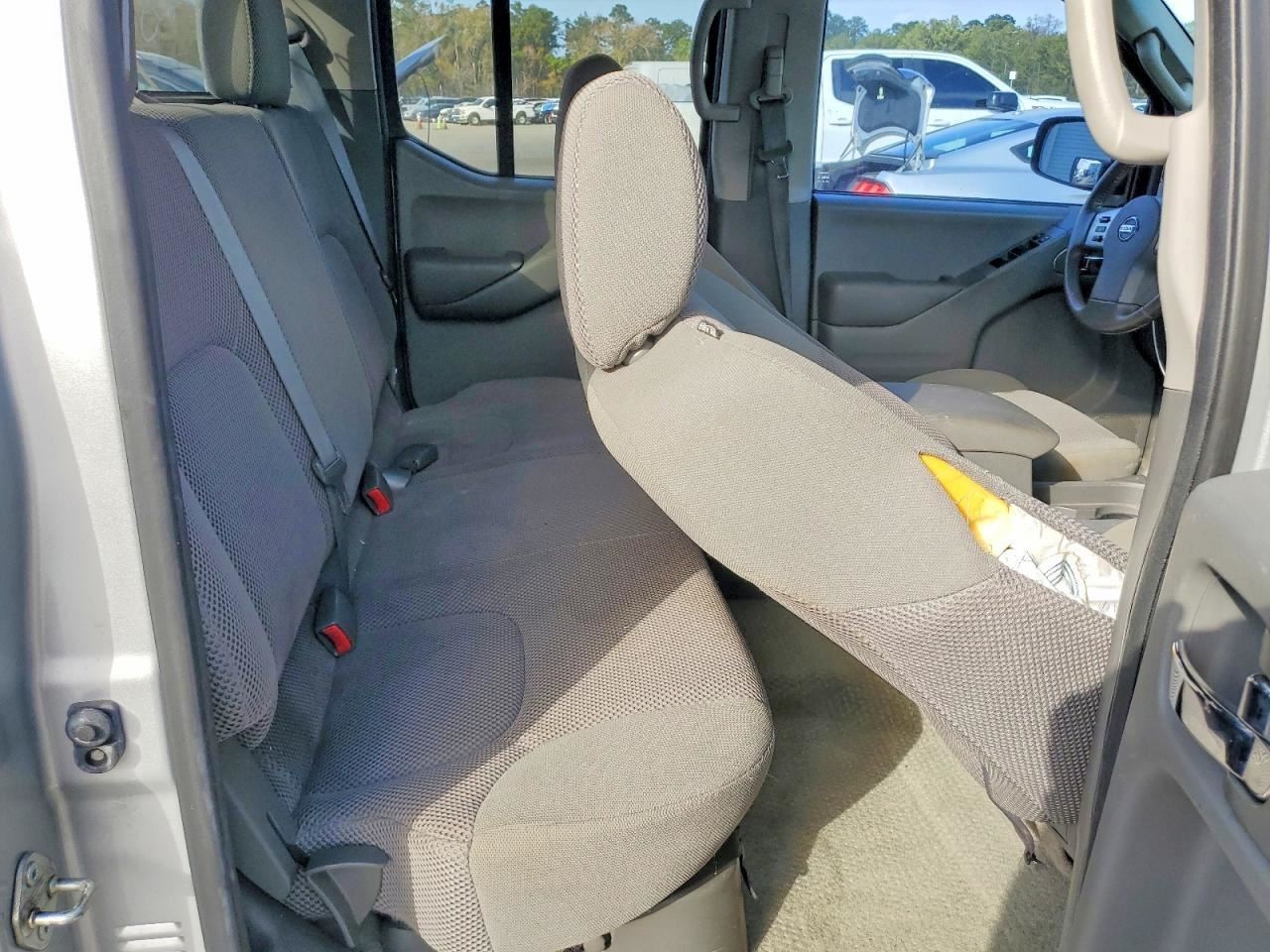 FRONTIER 2016 Glove Box 4971752