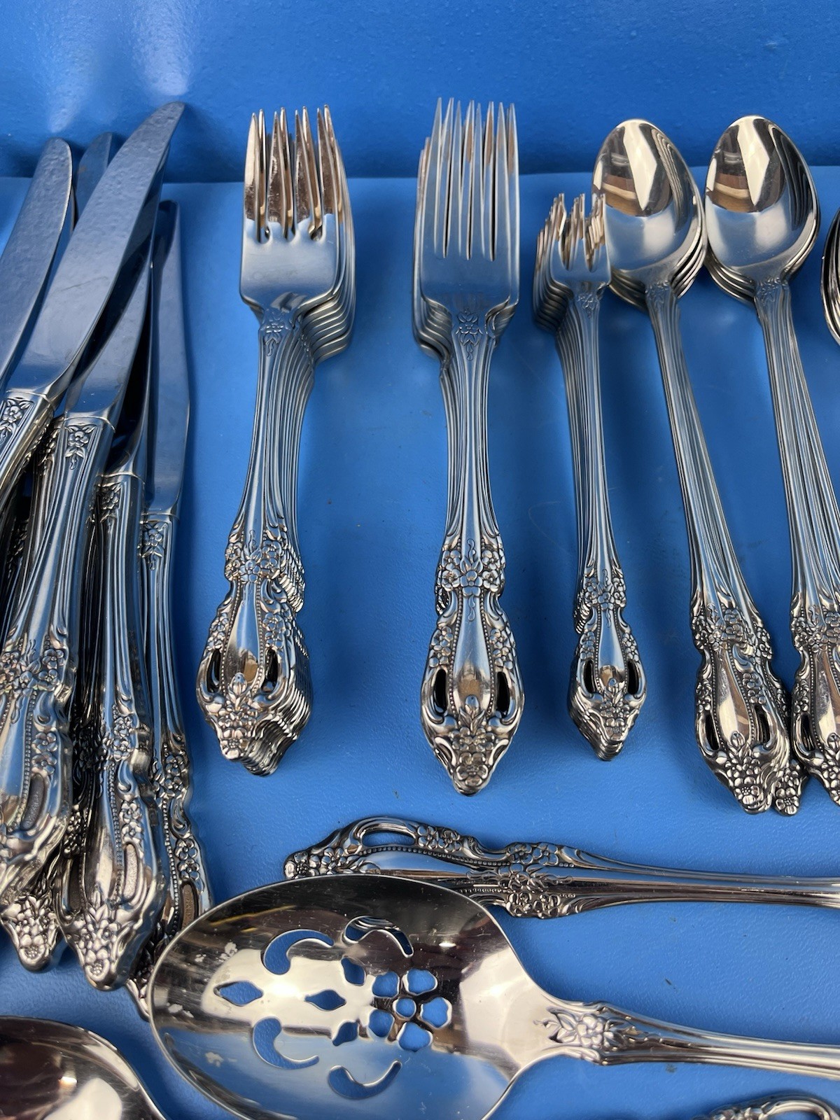 Vintage 77 Pc Oneida Raphael Stainless Flatware Set Service Hostess Pieces