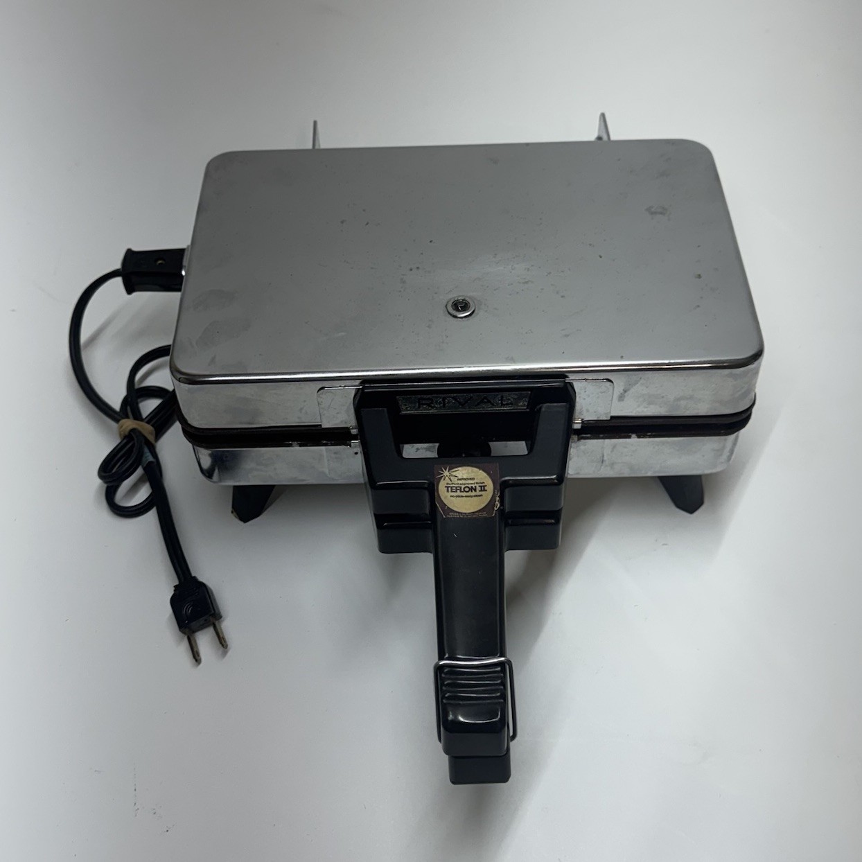 VINTAGE Rival CHROME 95/1 Pizzelle Cookie Waffle Maker-Tested Works Great