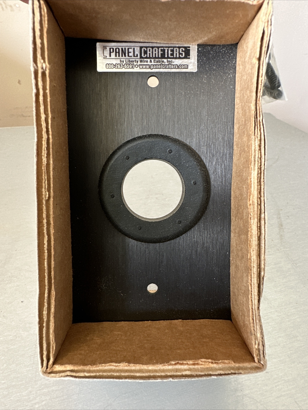 Panel Crafters Liberty Wire PC-G1940-E-P-B Wall Plate 1” Grommet Hole