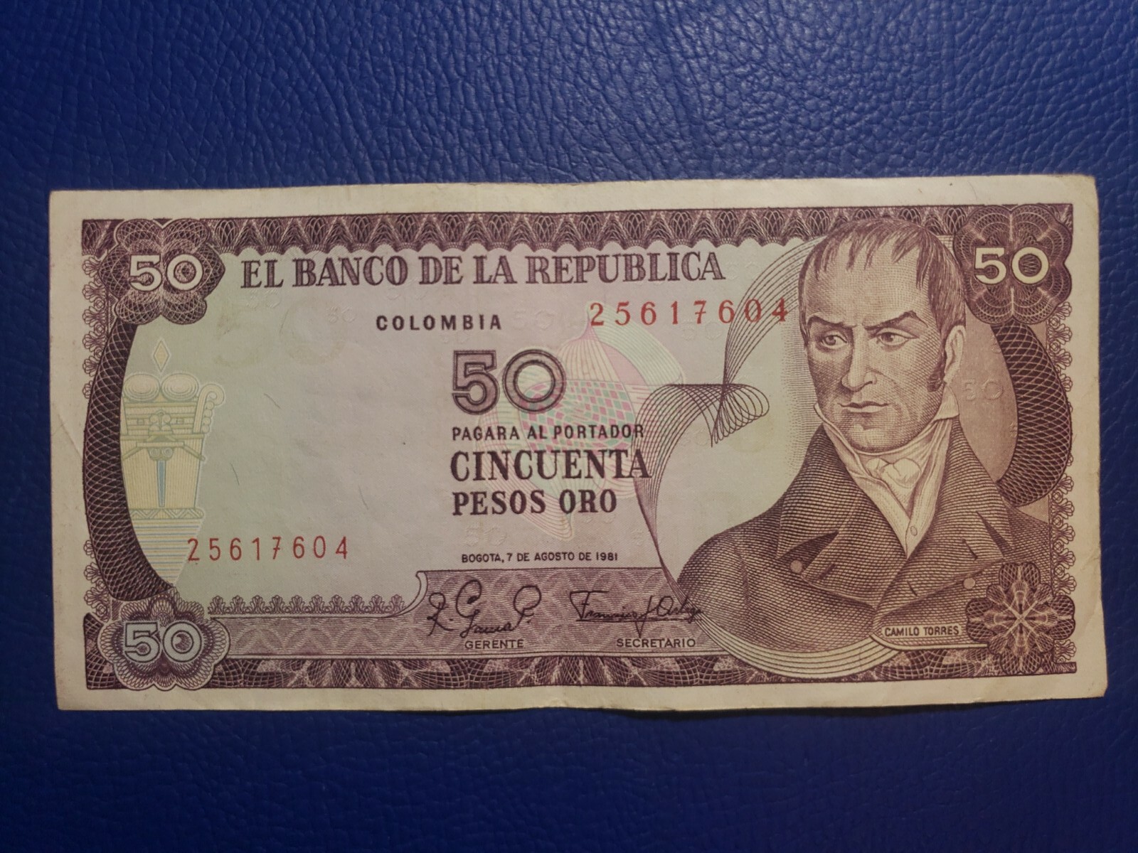 1981 Colombia 50 Pesos Oro Camilo Torres Bogota Colombian Orchids