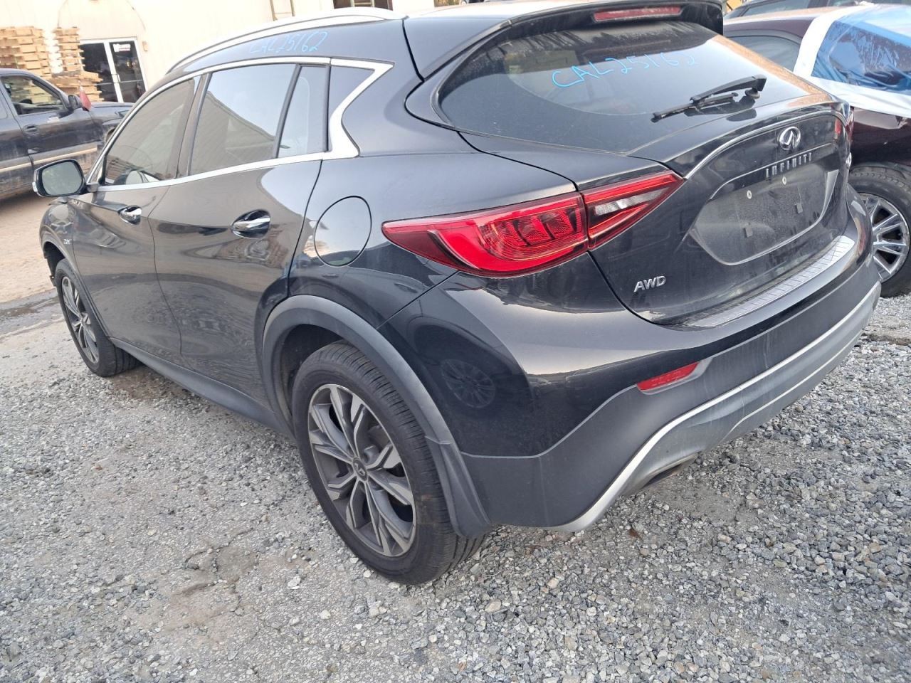 QX30 2018 Glove Box 4898630
