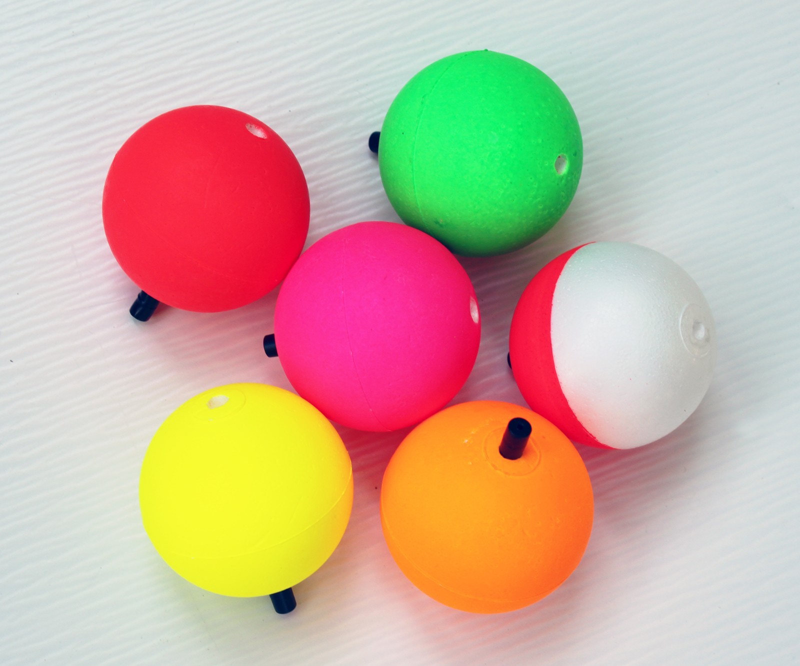 LOT OF 5 COMAL TACKLE 3" Round Peg Floats Fishing Rigging Tackle Mix Colors