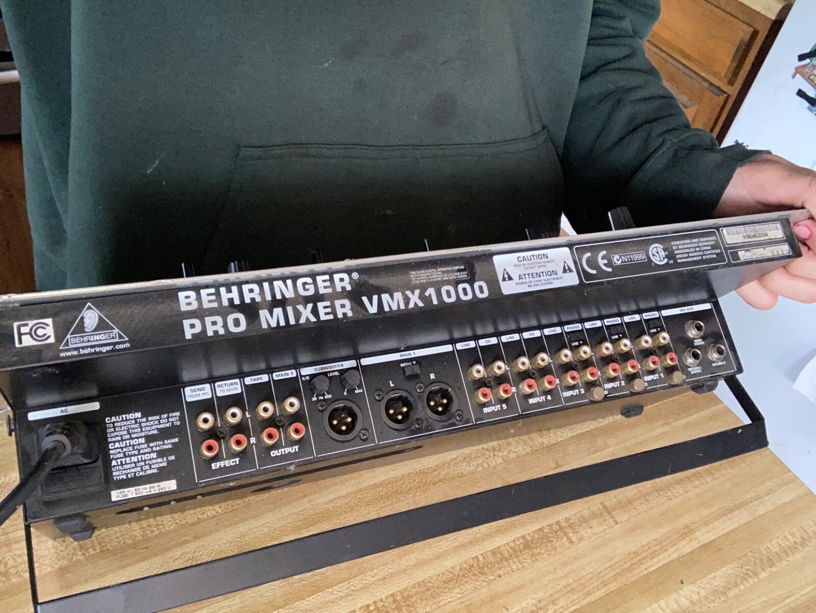 Behring we professional dj mixer vmx 1000