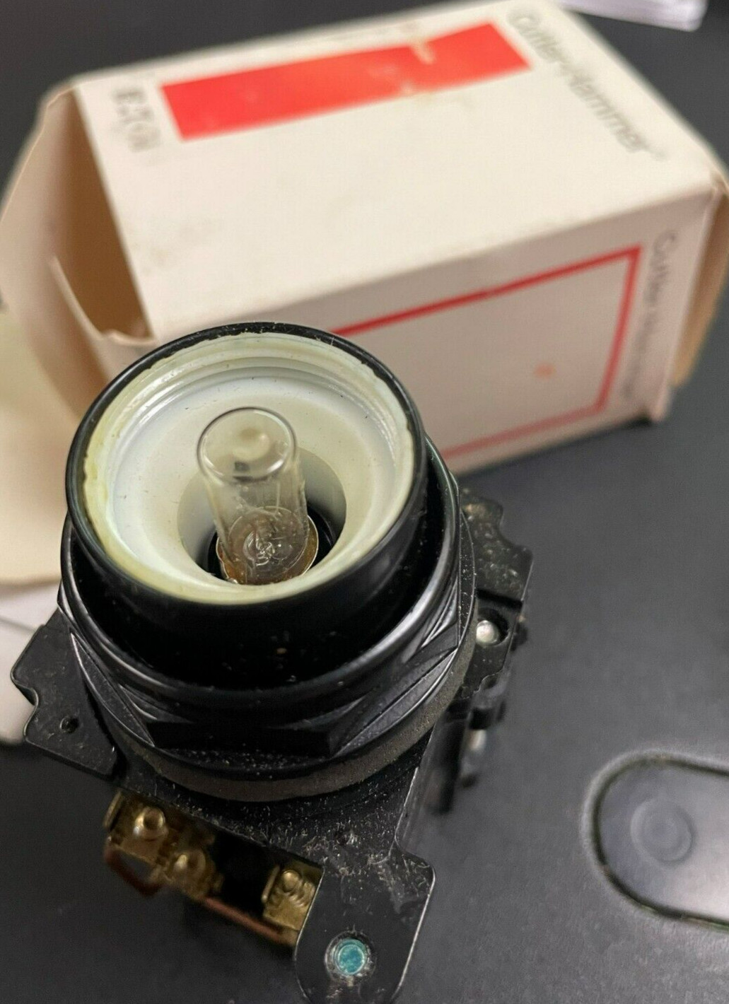 Cutler-Hammer E34RPB120 Pres-test Light Corrosion Resist. (NIB)