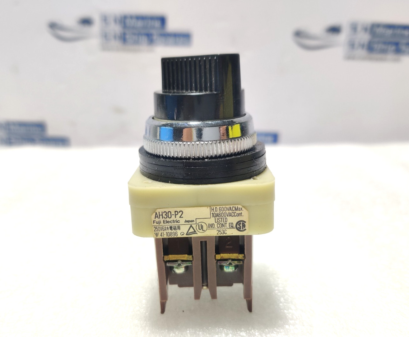 Fuji Electric AH30-P2 Command Selector Switch 250V6A AH30P2B11