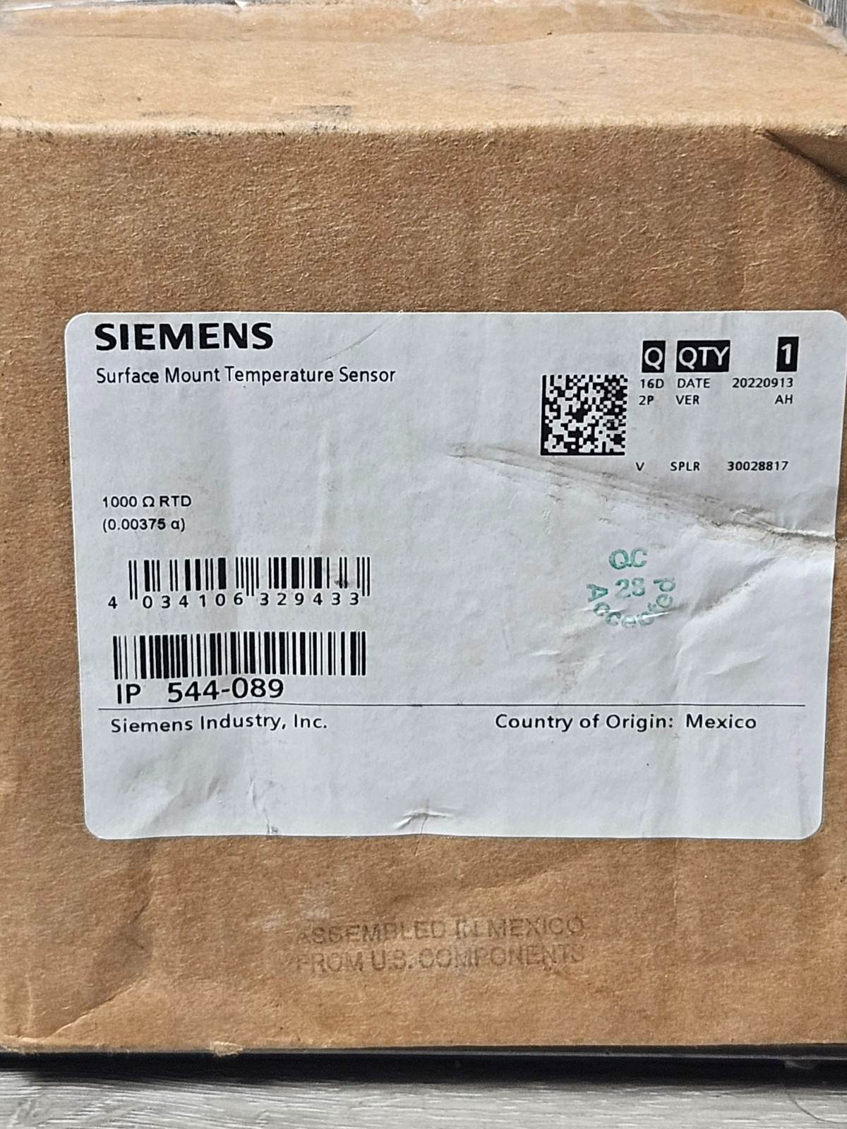 SIEMENS 544-089 Surface Mount Temperature Sensor - damaged box