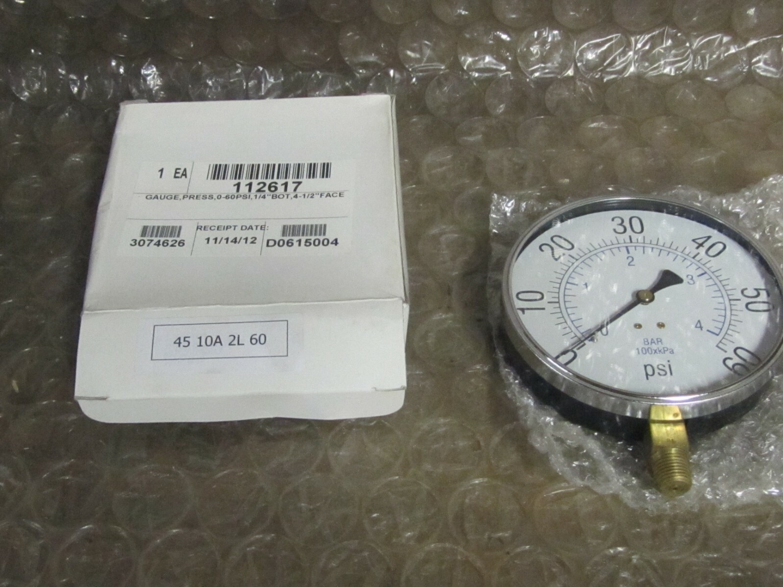 45W10A2L60  60 POUND PRESSURE GAUGE 0-60 PSI *NEW IN BOX* 4-1/2" PRESSURE GAUGE
