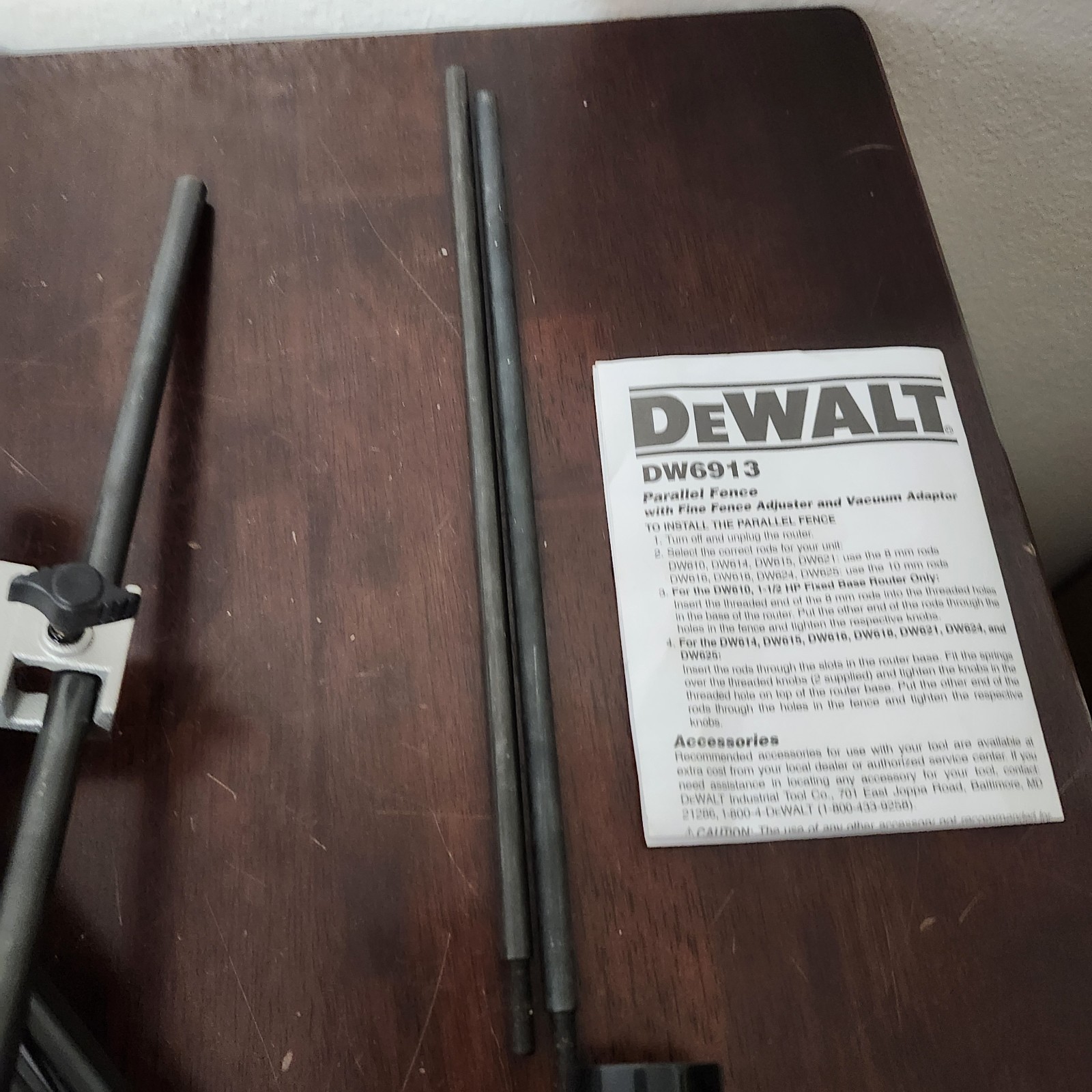 DeWALT Universal Edge Guide w/ Dust Collection DW6913 - NO BOX