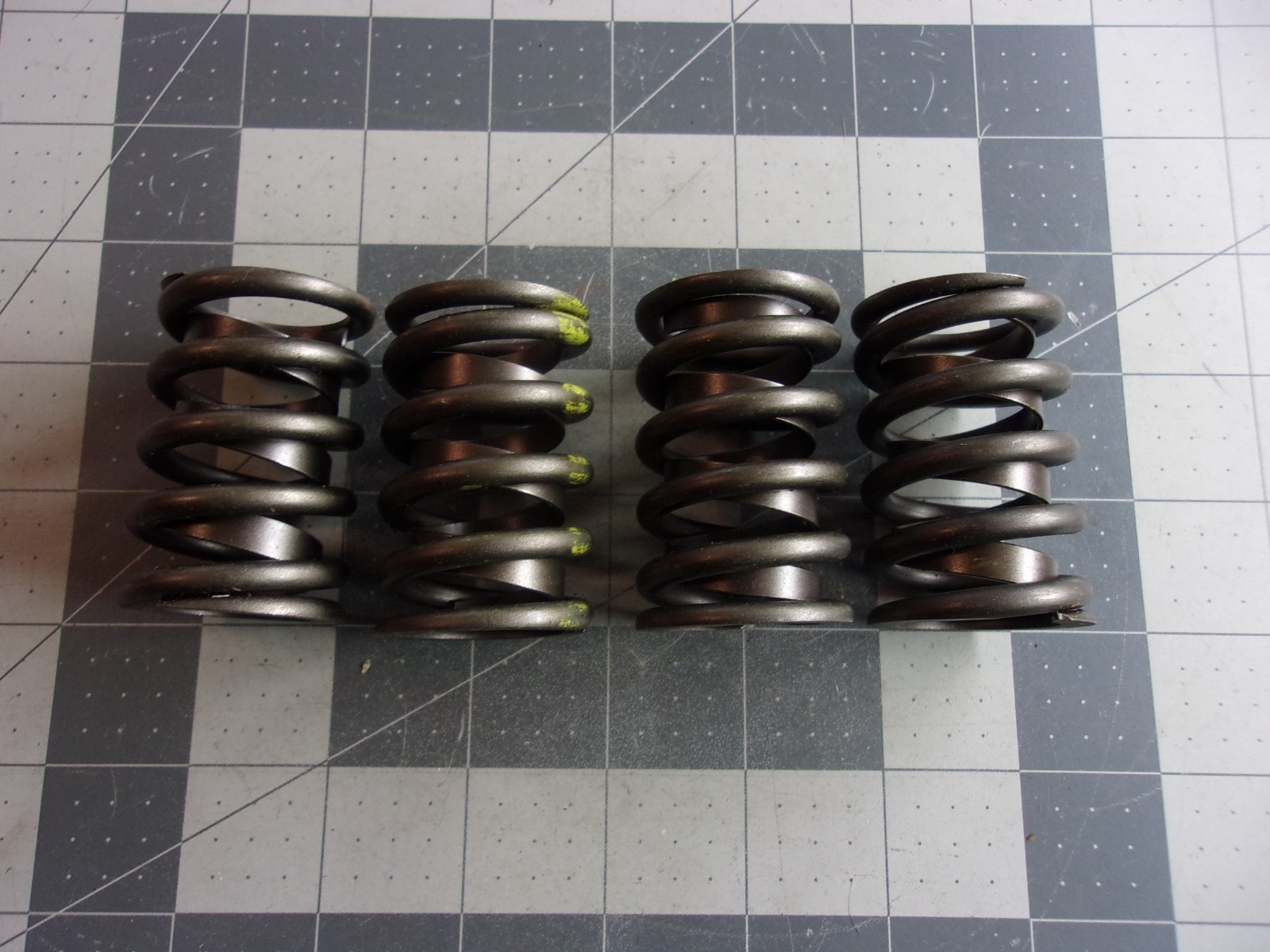Sealed Power VS1555 (4) Valve Springs
