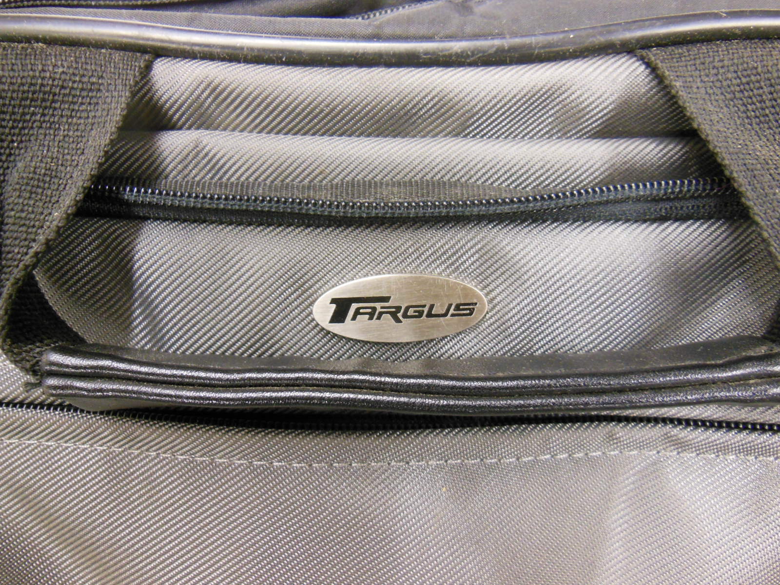 TARGUS Briefcase Laptop Notebook COMPUTER Travel BAG / Case w/ Shoulderstrap