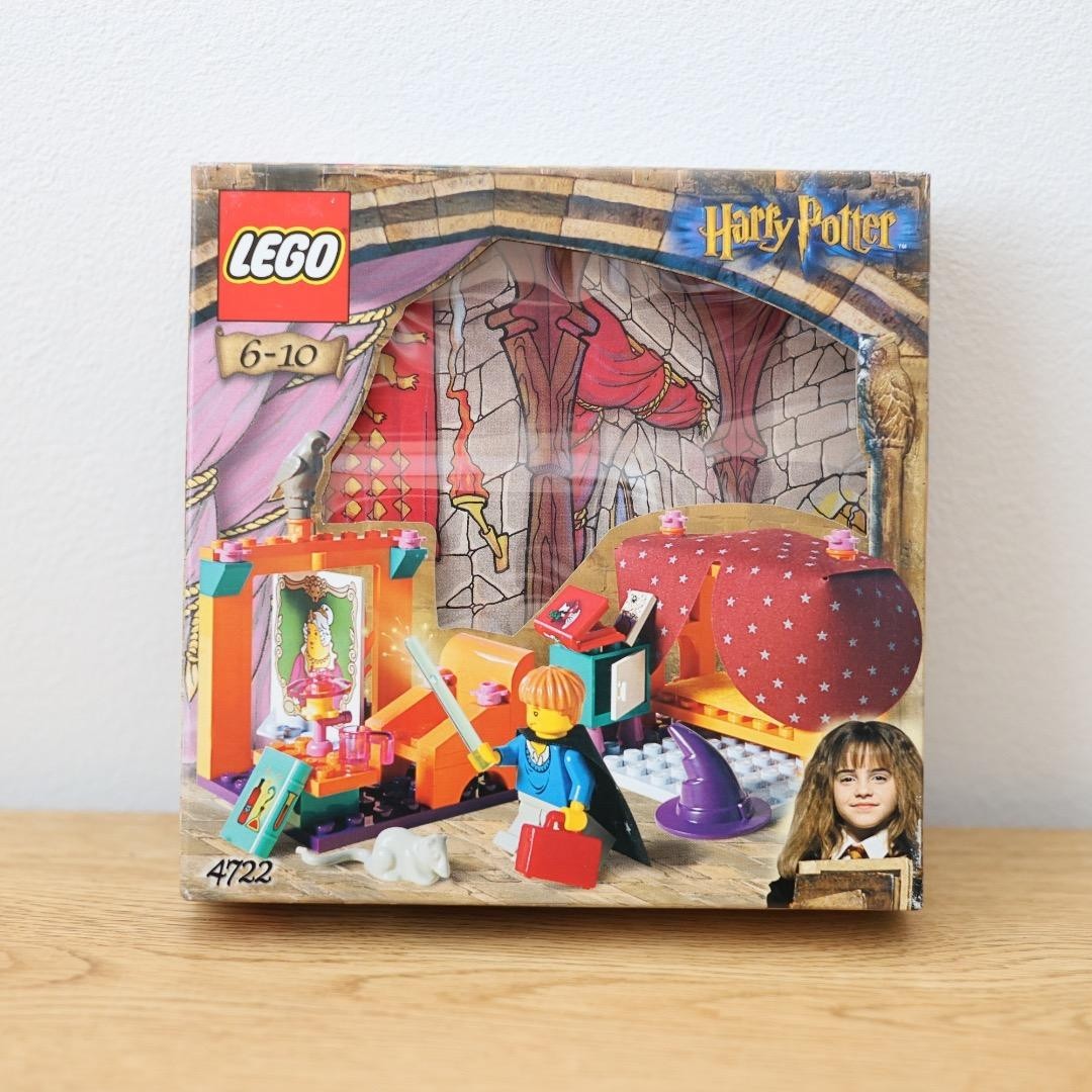 LEGO Harry Potter Sorcerer's Stone Gryffindor 4722 In 2001 New Retired