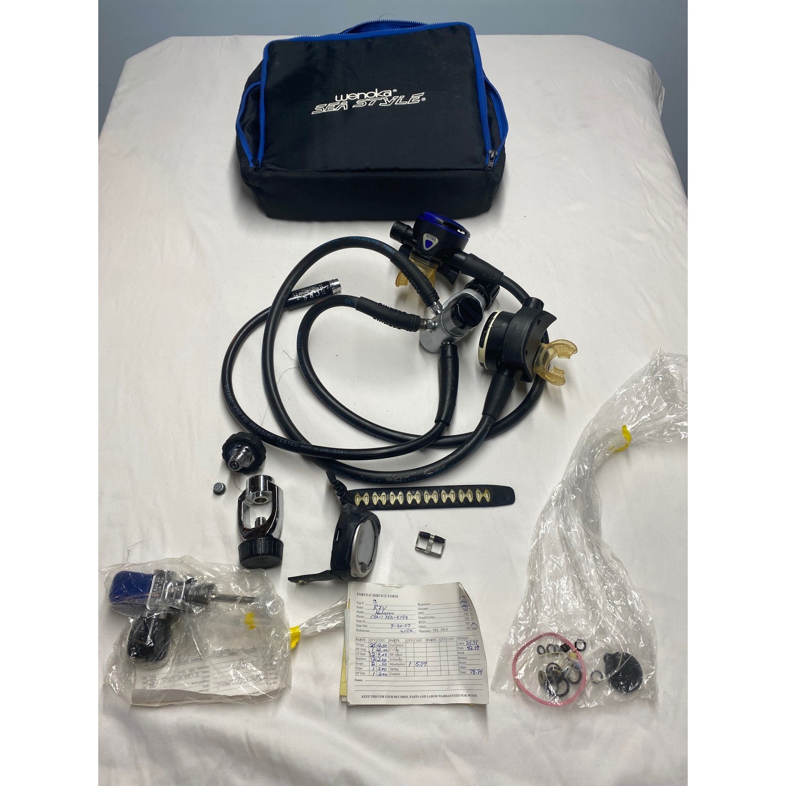 Vtg Oceanic Regulator Set CDX Delta, Wrist Dive Computer Wenoka Bag Lot Untested