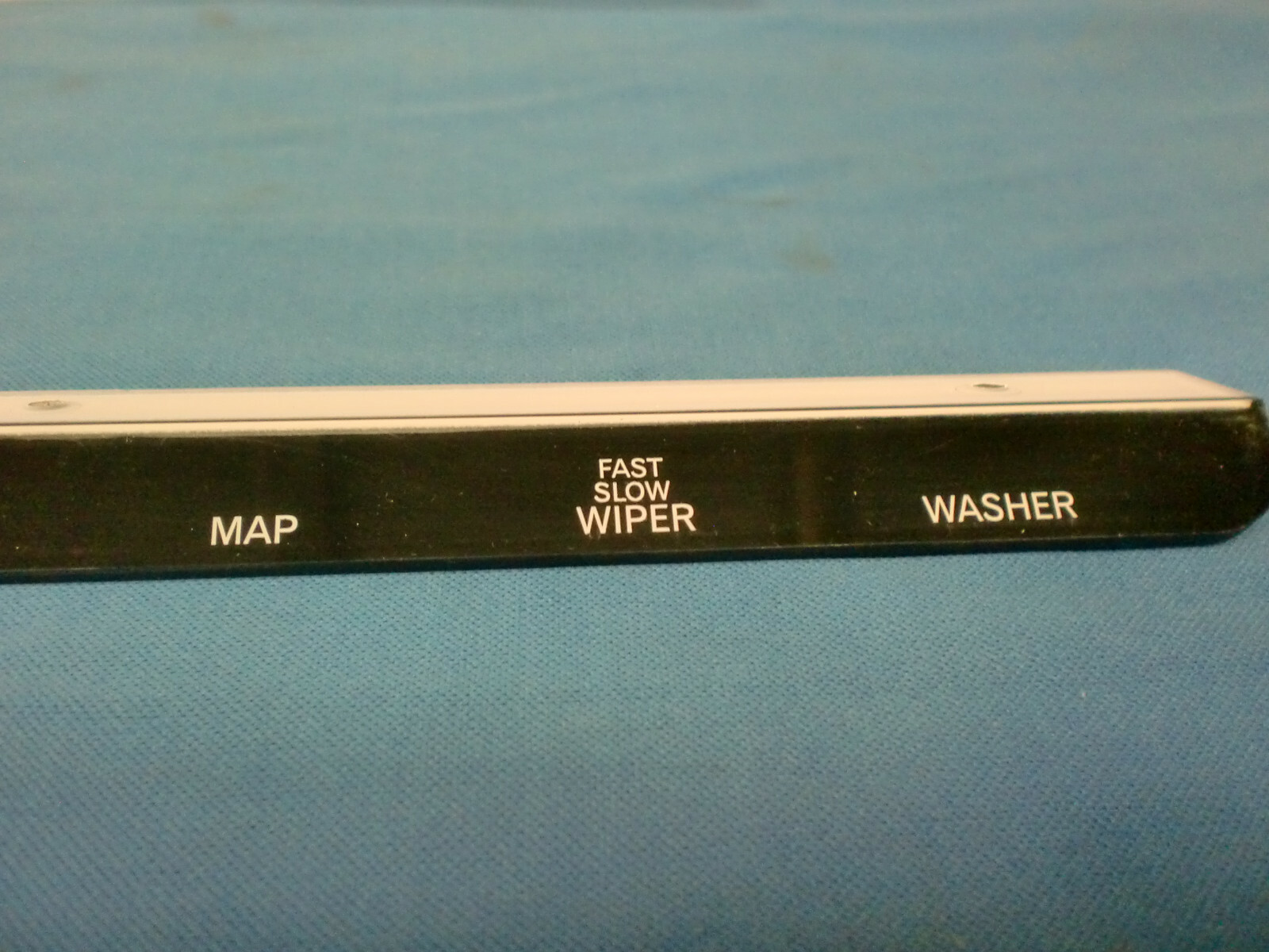 JAGUAR DAIMLER SWITCH INDICATOR STRIP FITS MK2 E-TYPE 250 V8 C15609