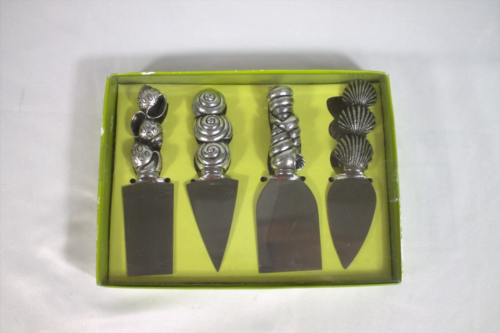 Boston Warehouse (4) Shell Themed Cheese wedges Stainless kitchen ware