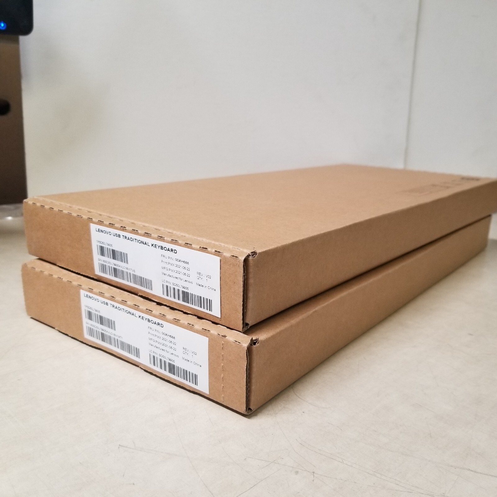 Lot Of 2 Genuine Lenovo USB Tradition Keyboard 00HX688