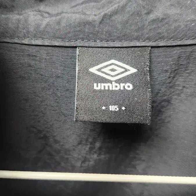 Umbro Windbreaker Size 105 Slightly Oversized