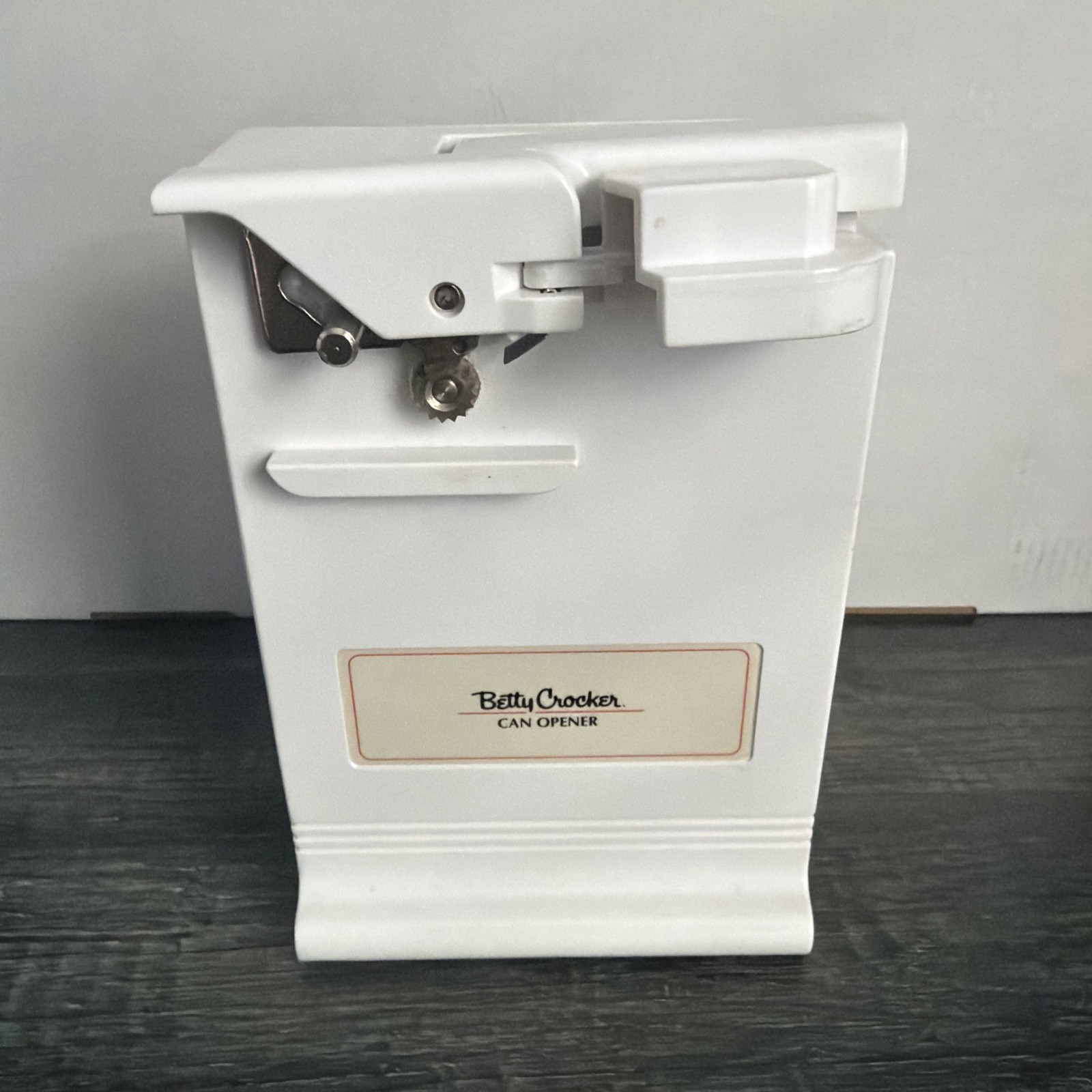 Vintage Betty Crocker Electric Can Opener Model BC-1101k White Works