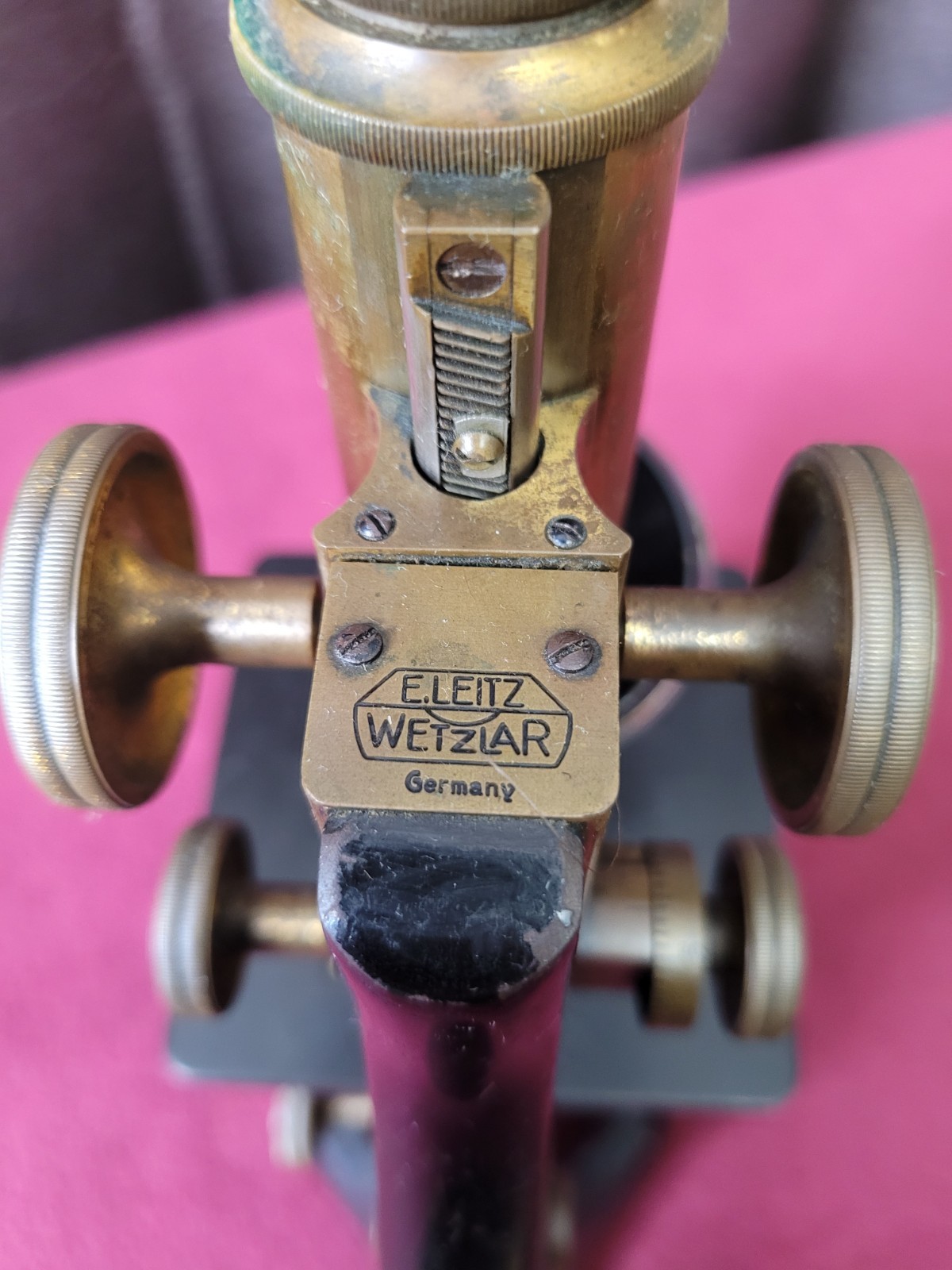 Ernst Leitz Wetzlar MICROSCOPE No. 2253328, vintage, all movements work