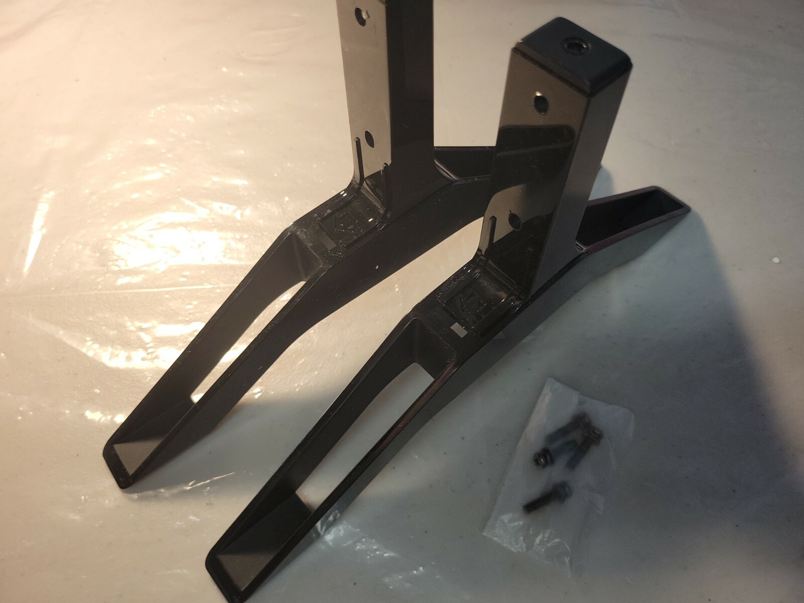PHILIPS 65PFL5466/F7 65PFL5766/F6 TV STAND LEGS WITH SCREWS USED 2EMZ01610
