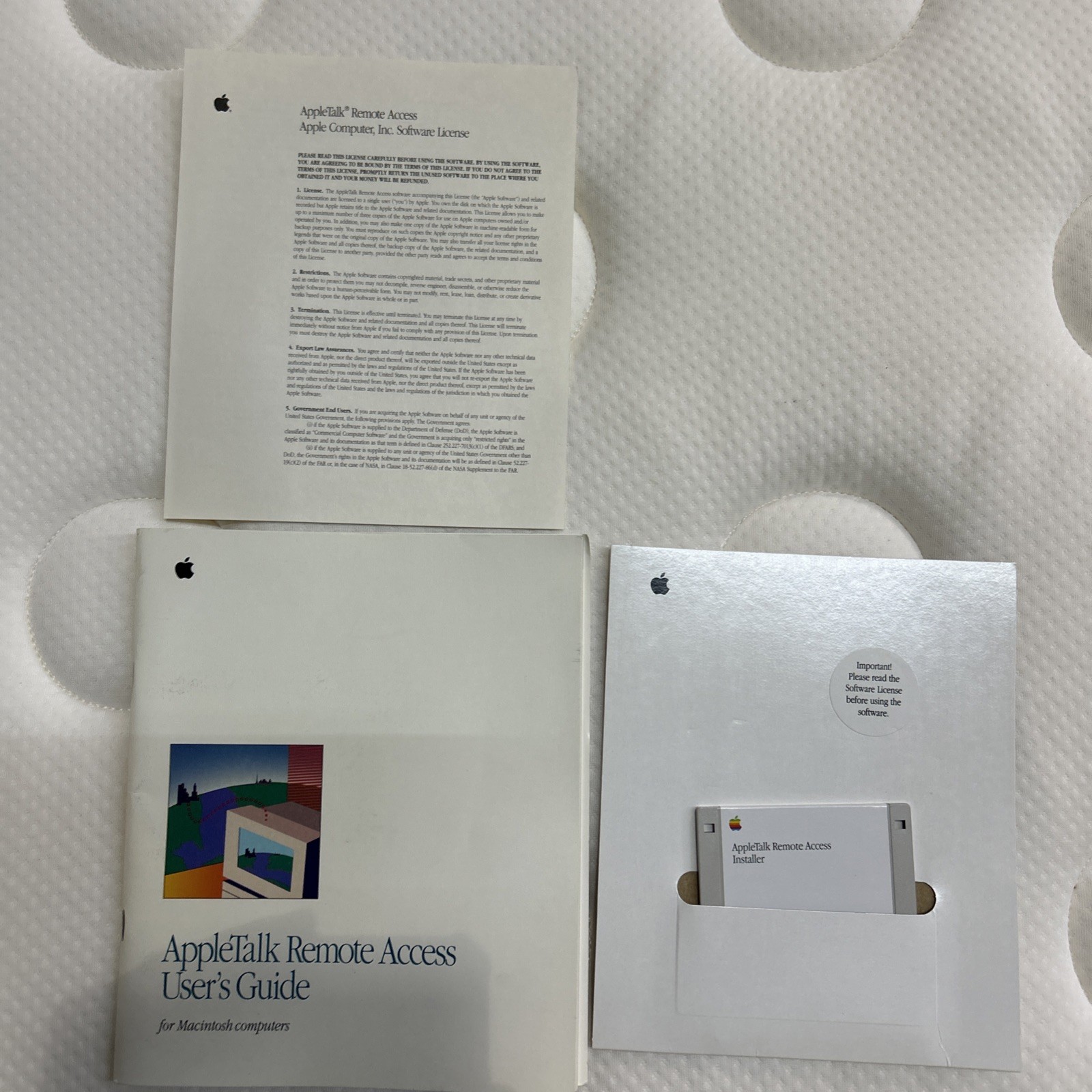 AppleTalk Remote Access User's Guide 030-0487-A Apple Macintosh with Disc