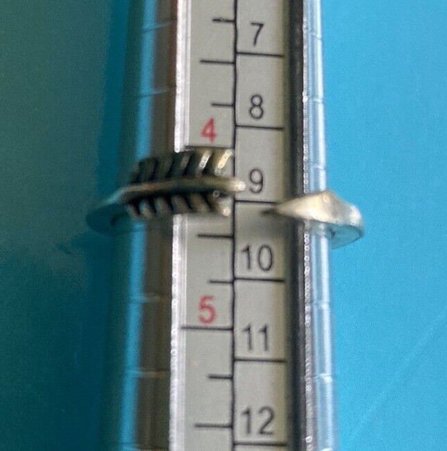 Silvertone Toe Ring Arrow Design Sz. 4.5