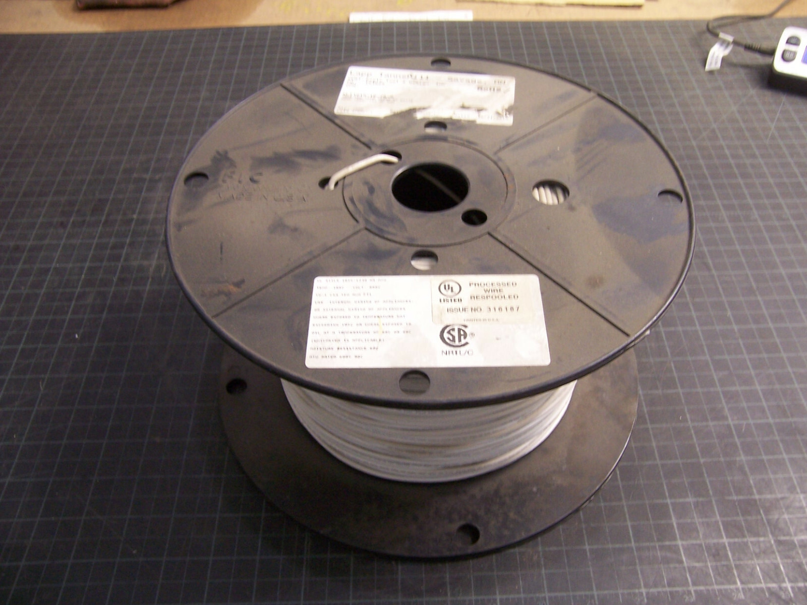KLT1015-10-105-0-500, 1015 TEW 10 GA 105X30 TC WHITE HOOK-UP WIRE 400' ROLL