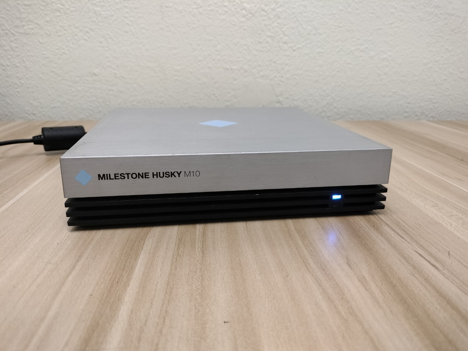Milestone HUSKY M10 Network Video Recorder *NO HDD*READ DESC*