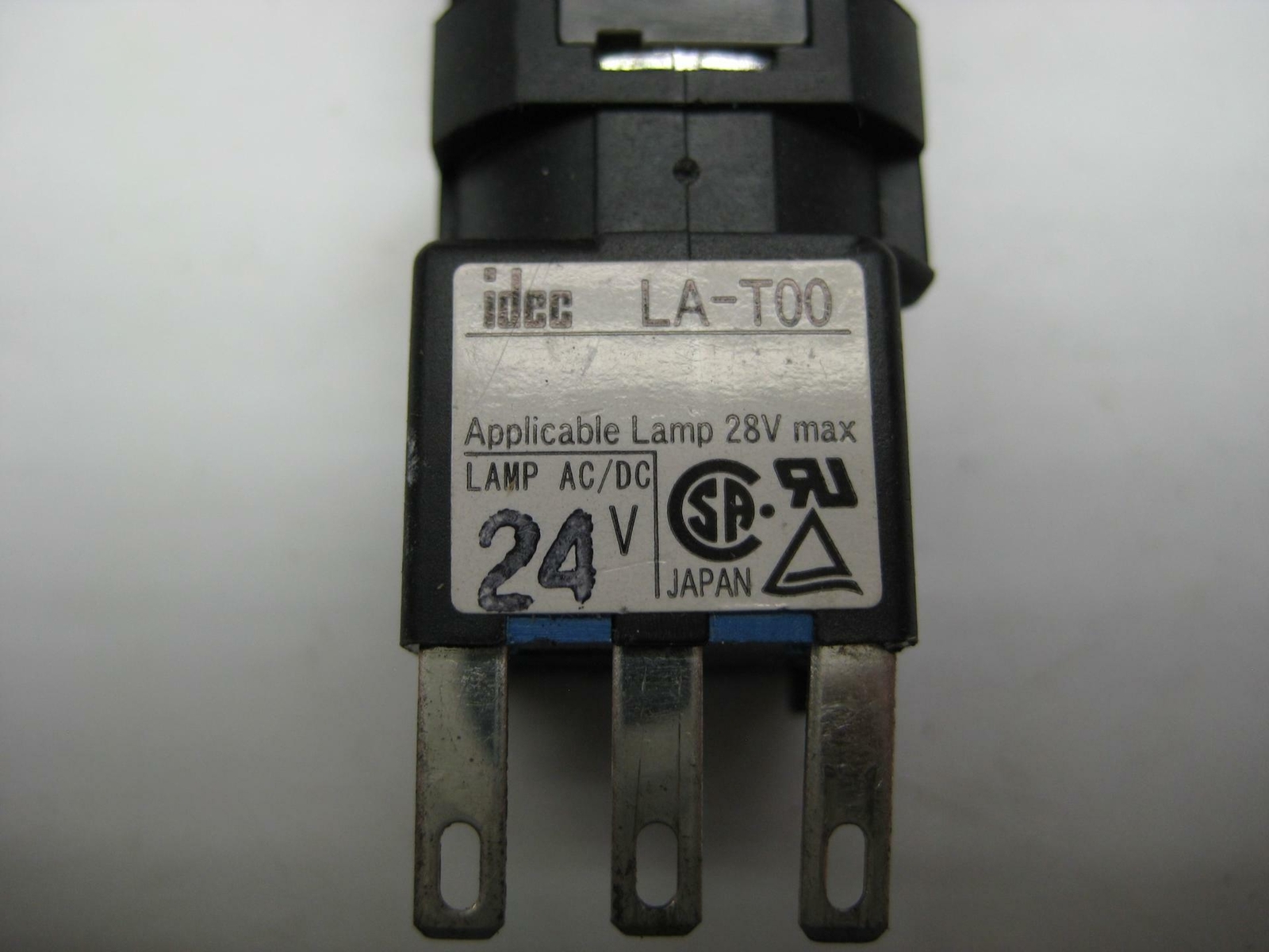 IDEC LA-T00 PUSHBUTTON AMBER ON NSNP