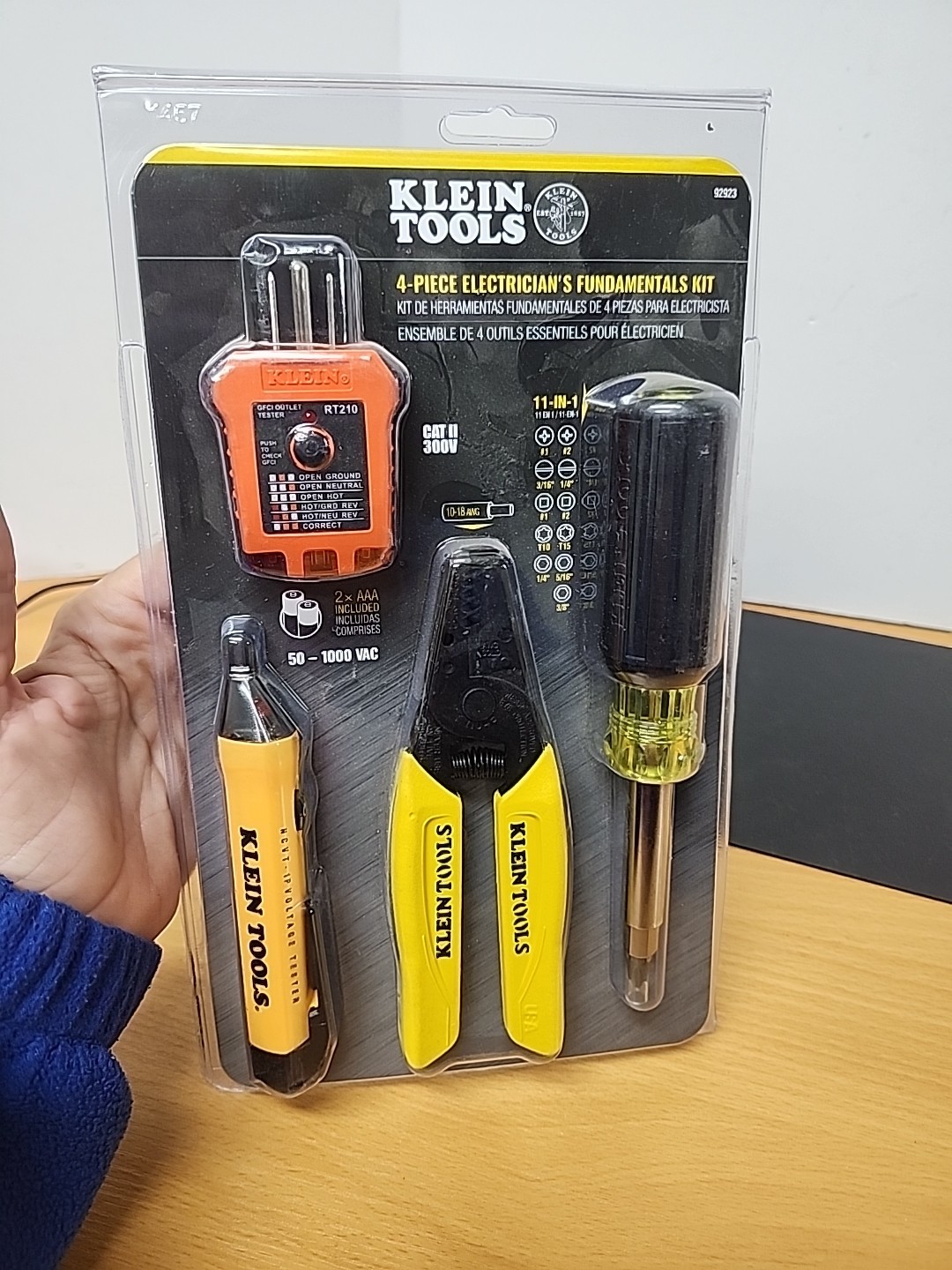 NEW-Klein Tools 92923 Electricians 4-Piece Fundamentals Kit. Sealed