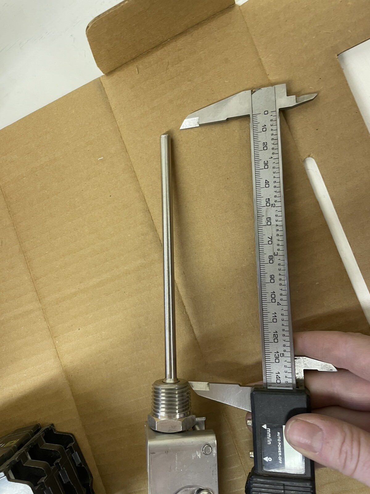 Wika Trend 6" BiMetal Thermometer 1/2" NPT, 0-250F, Adjustable Angle